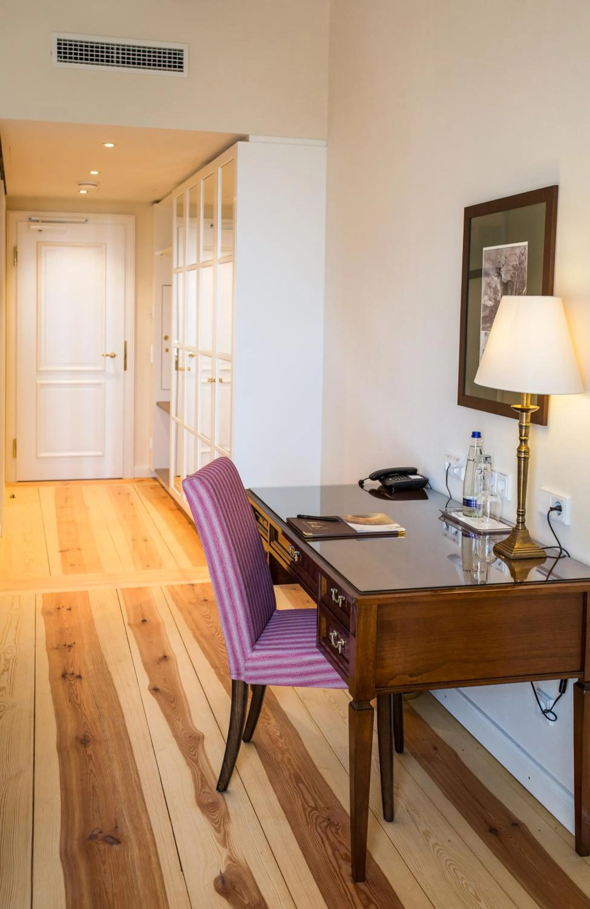 Photo of the whole room in Hotel Schloss Leitheim