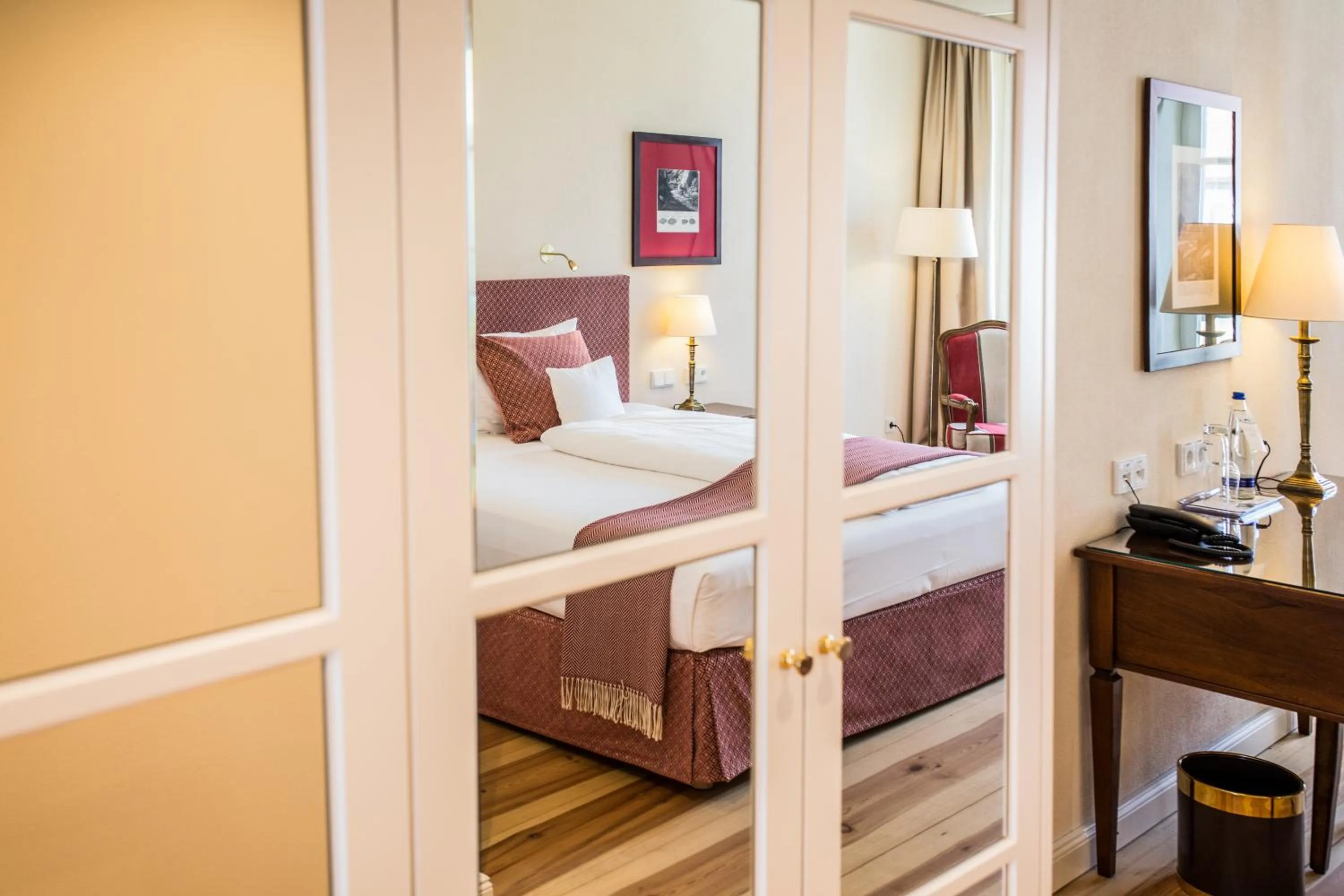 Photo of the whole room, Bed in Hotel Schloss Leitheim