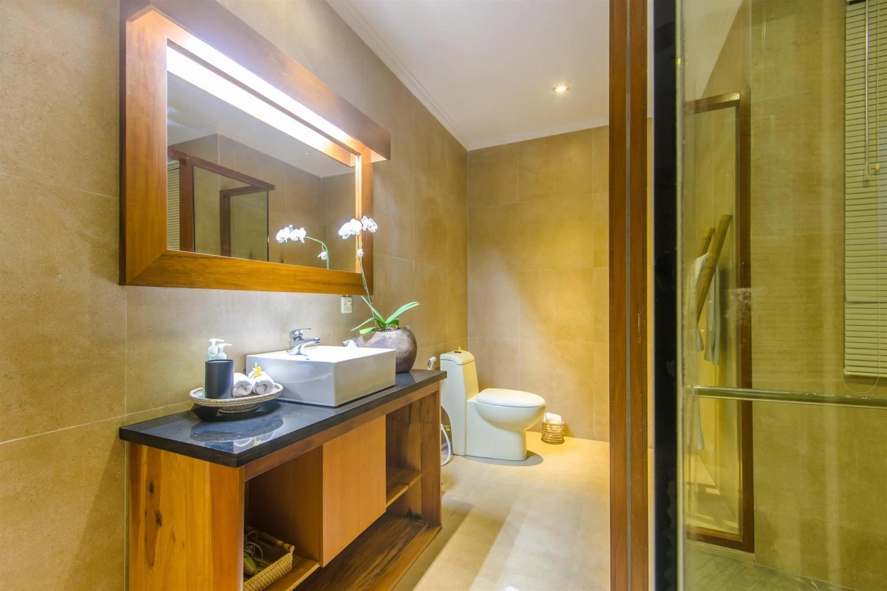 Shower in La-Meli Villas Ubud