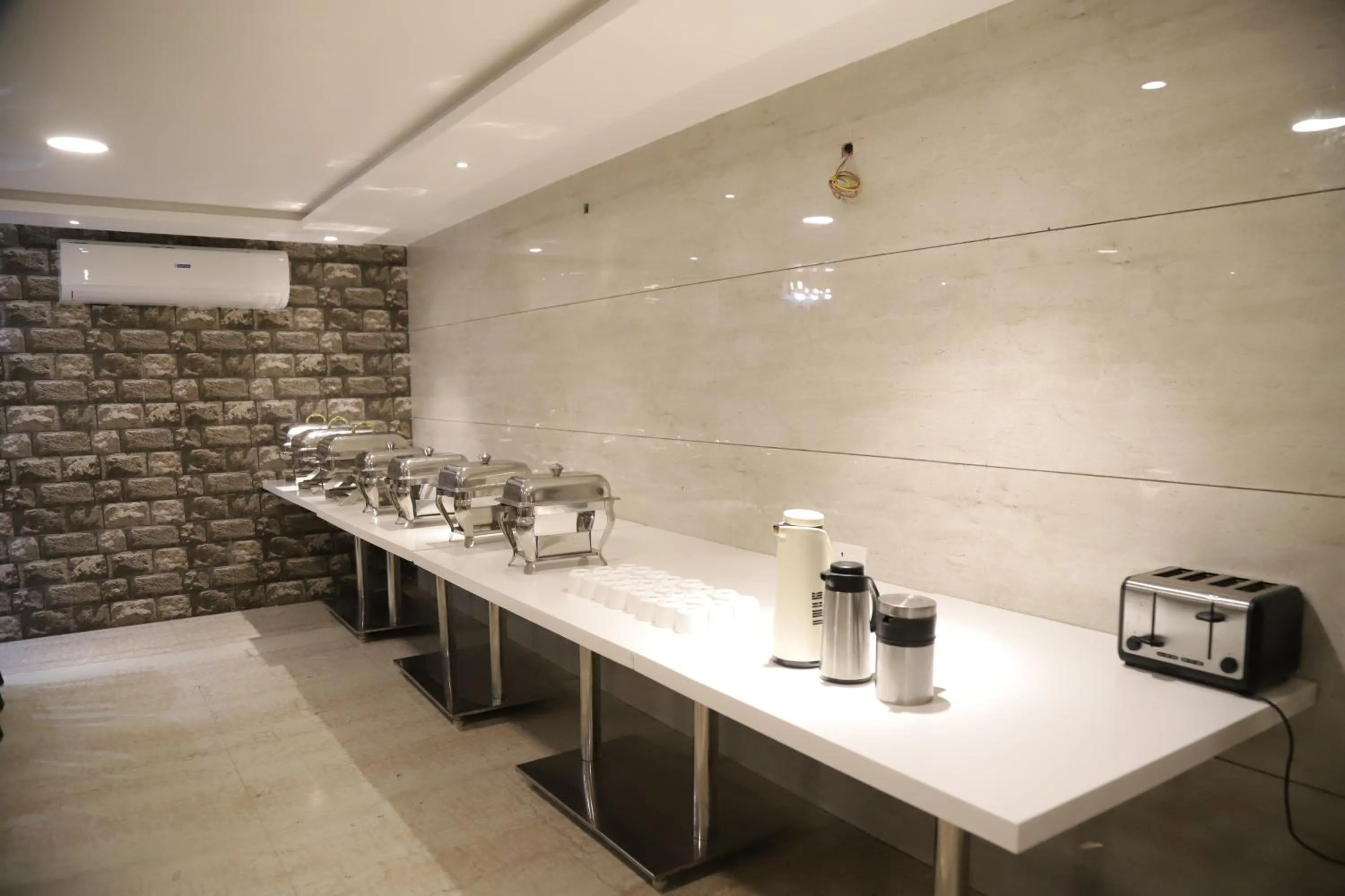 Restaurant/places to eat in The Gandhi International