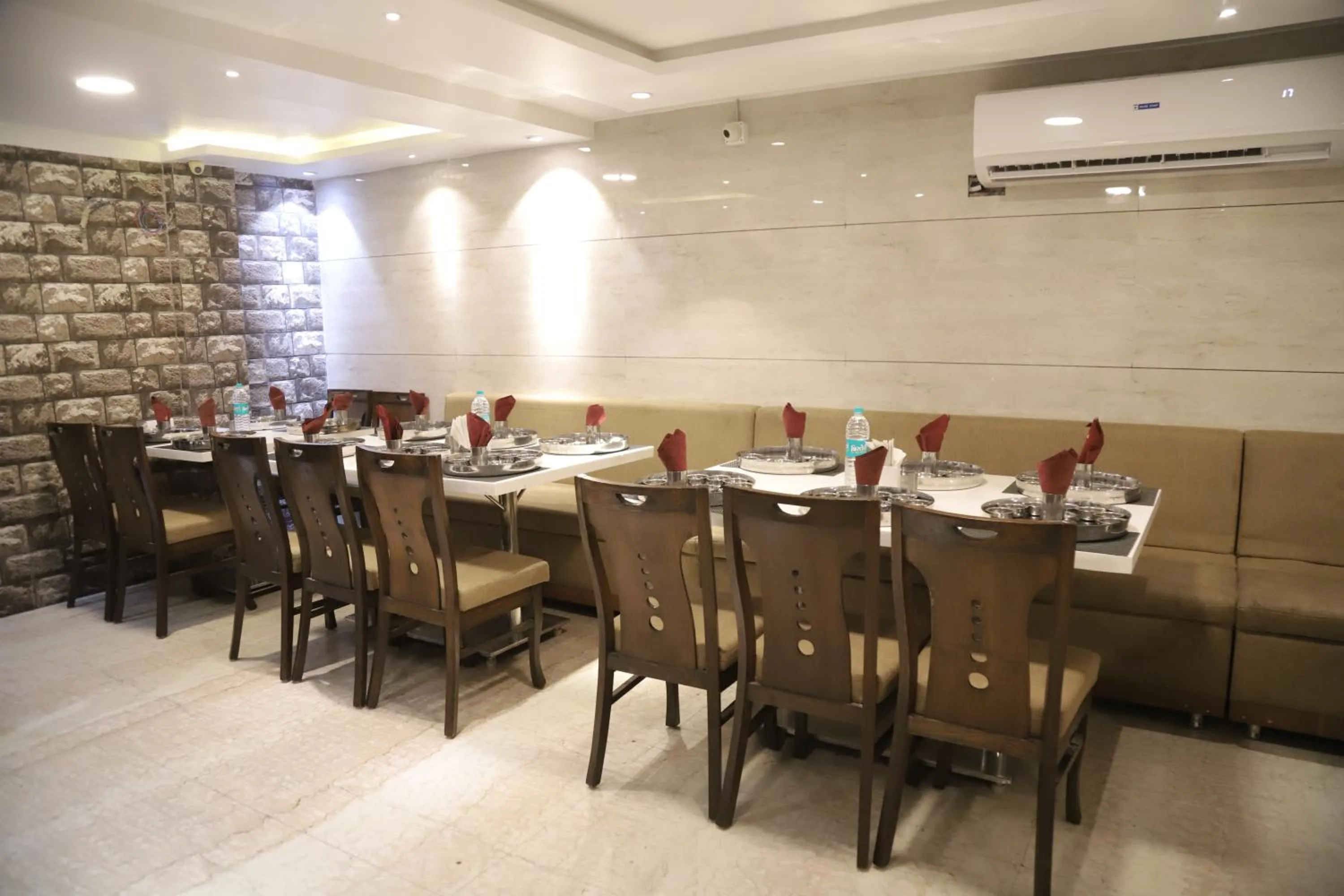 Restaurant/places to eat in The Gandhi International