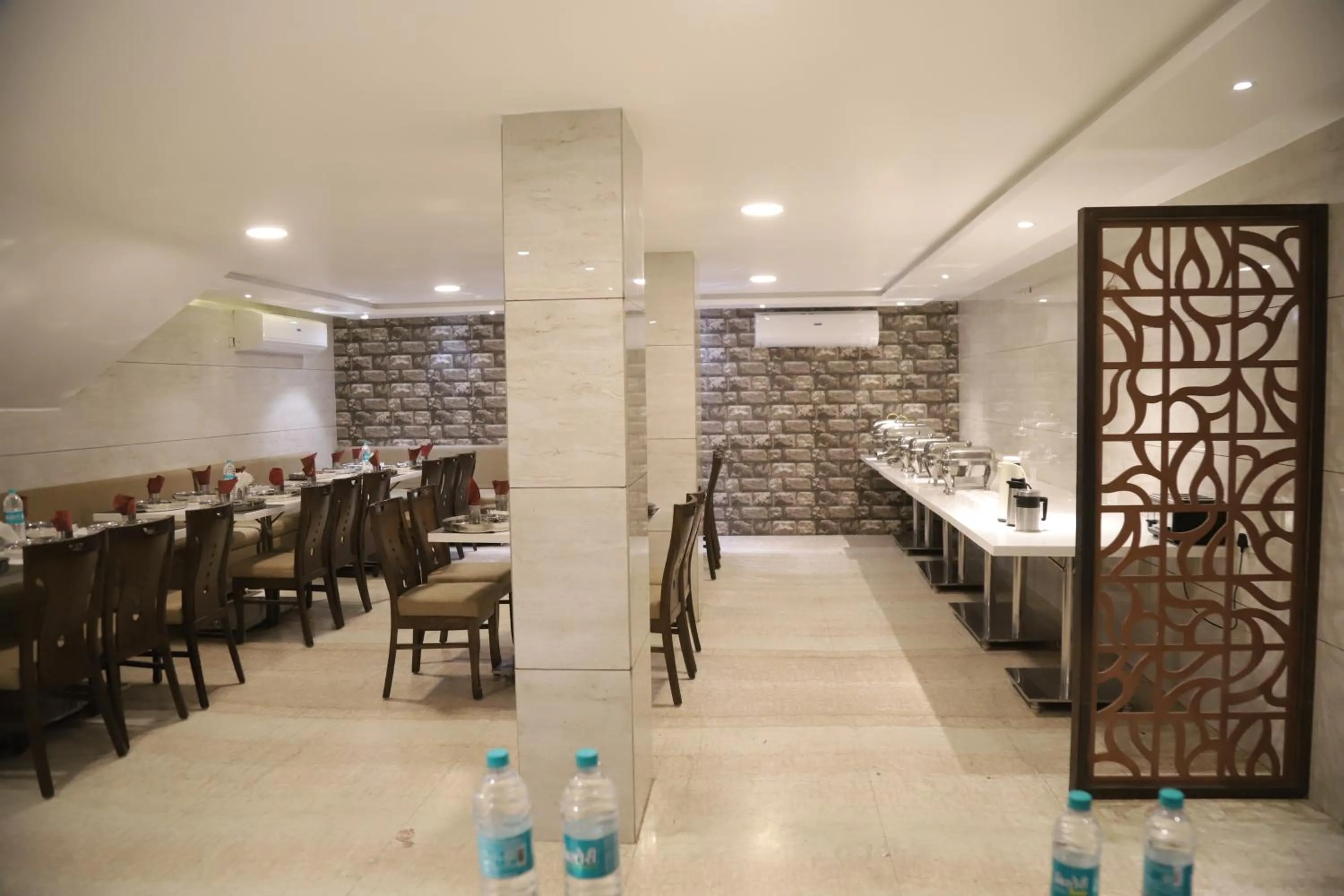 Restaurant/places to eat in The Gandhi International