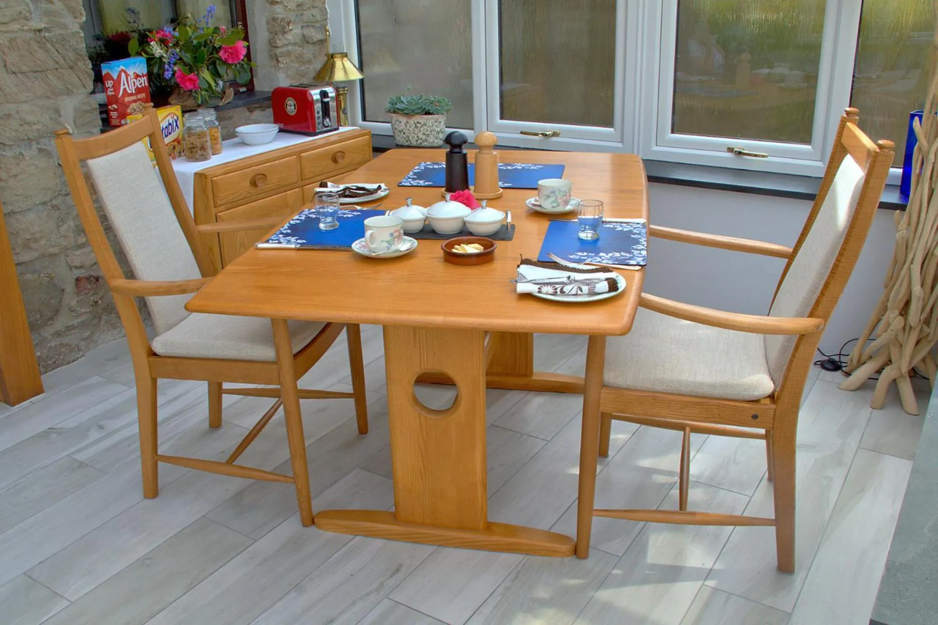 Restaurant/places to eat in Mellowvean