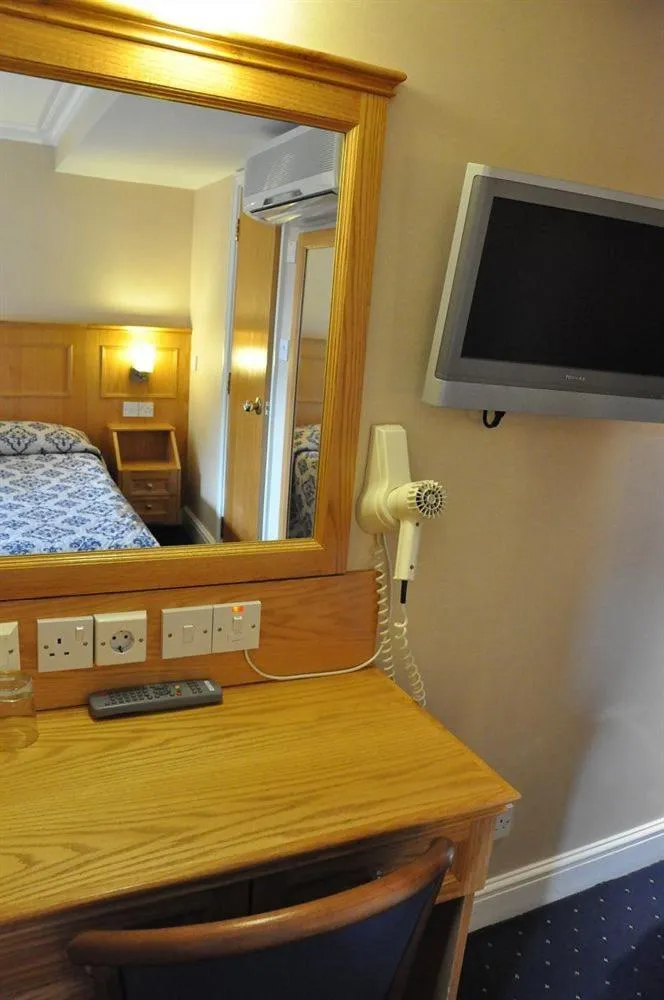 TV and multimedia, Bed in Olympic House Hotel