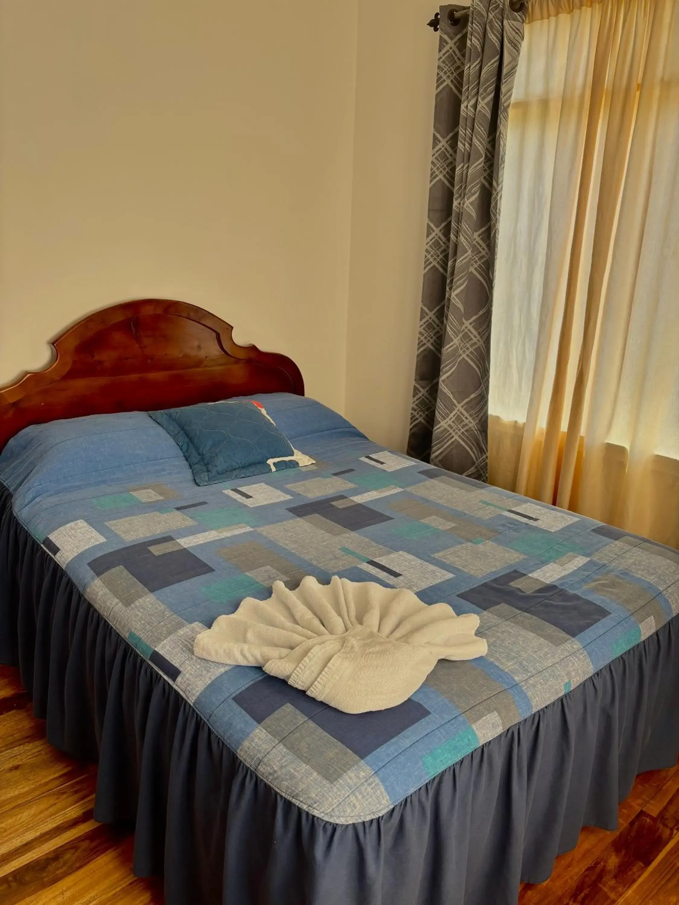 Quadruple Room with Private External Bathroom in Monteverde Ecolodge Quadruple Room with Private External Bathroom in Monteverde Ecolodge