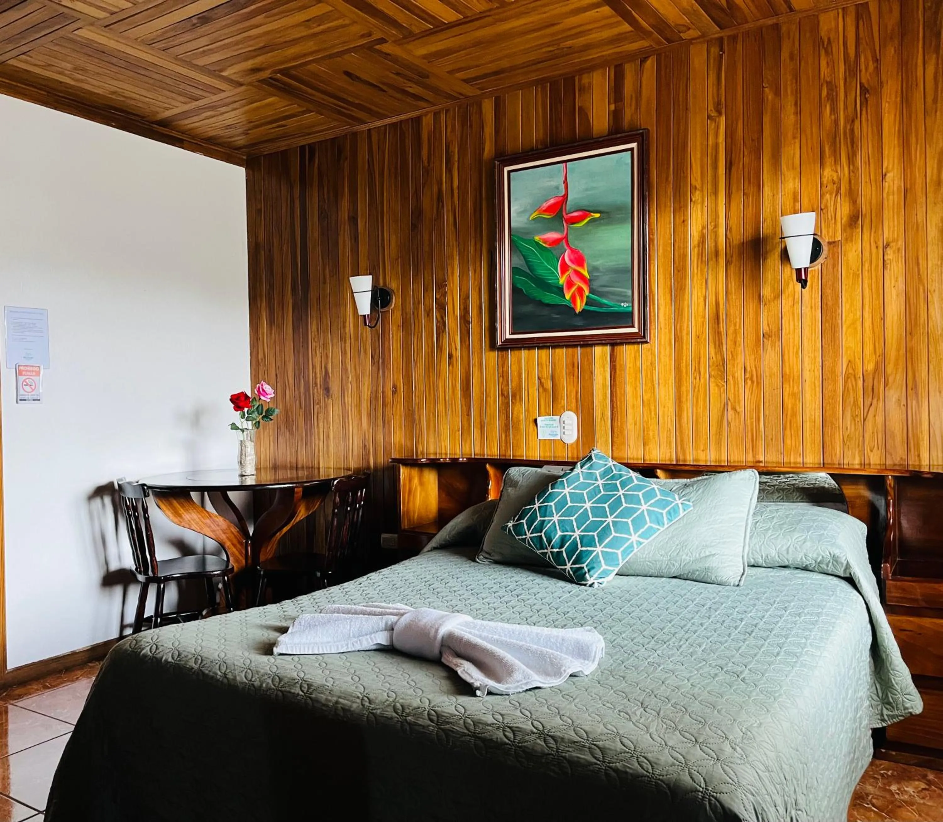 Bed in Monteverde Ecolodge