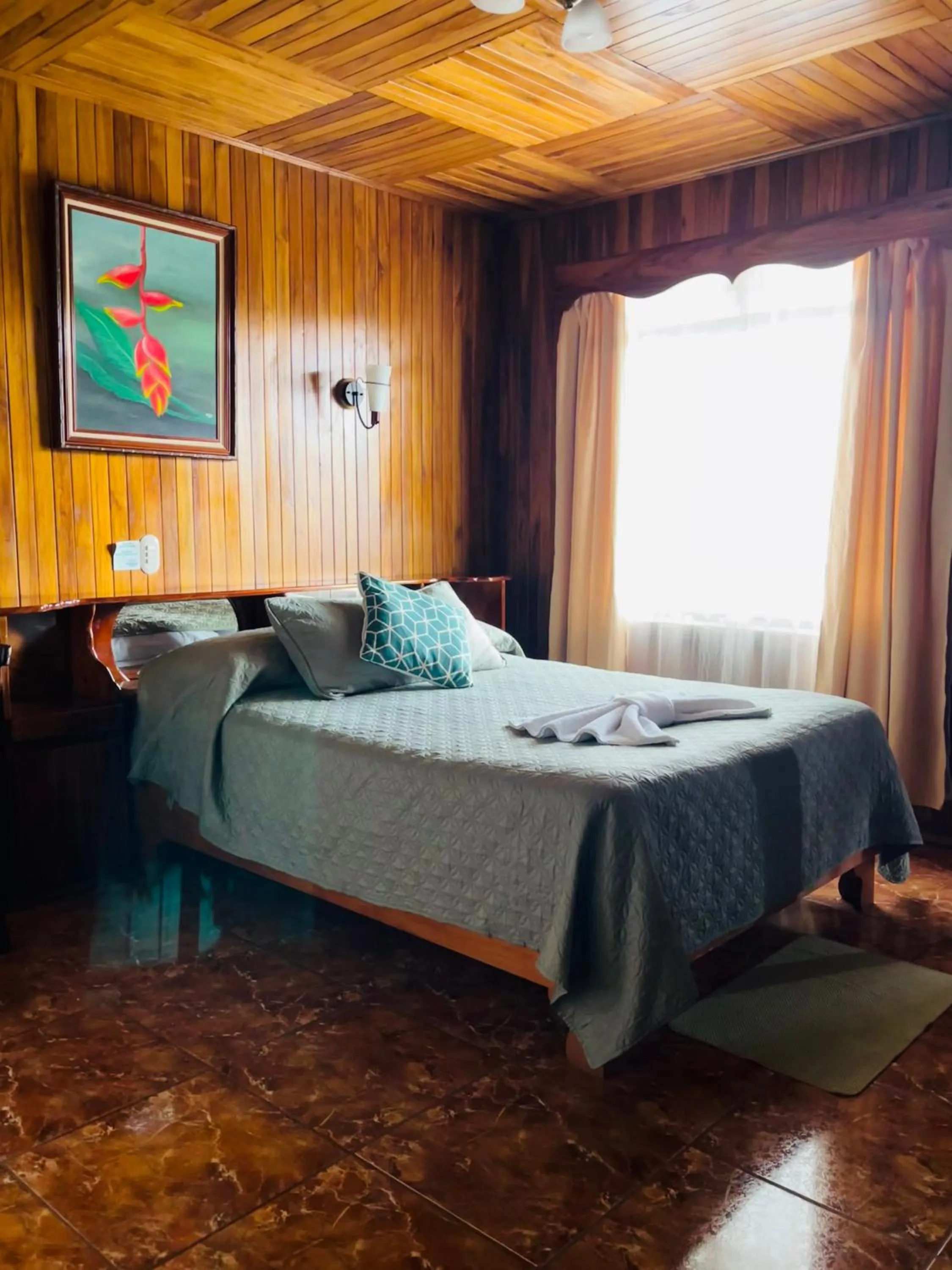 Bedroom, Bed in Monteverde Ecolodge