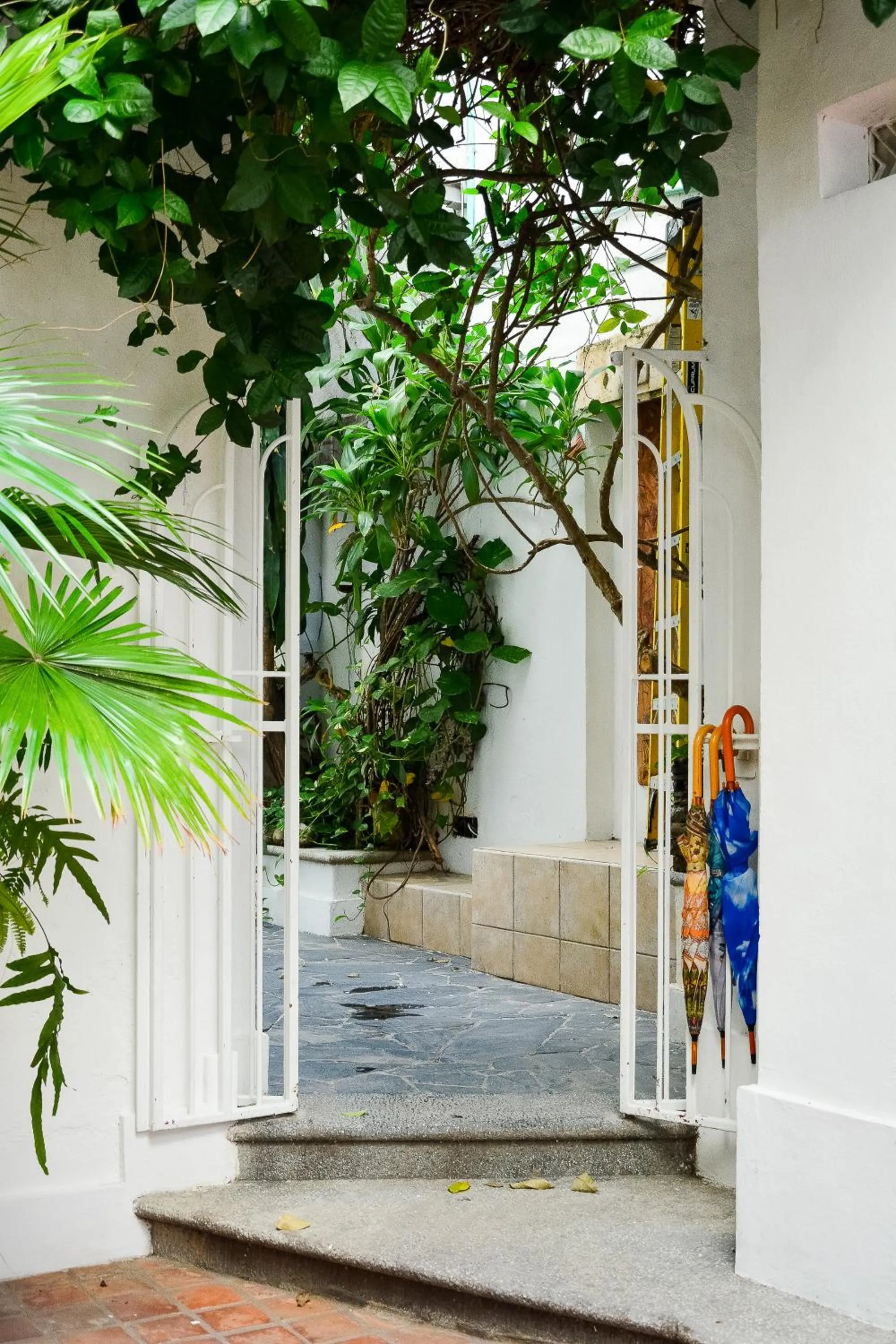 Facade/entrance in Garlands Del Rio Riverside Boutique Hotel