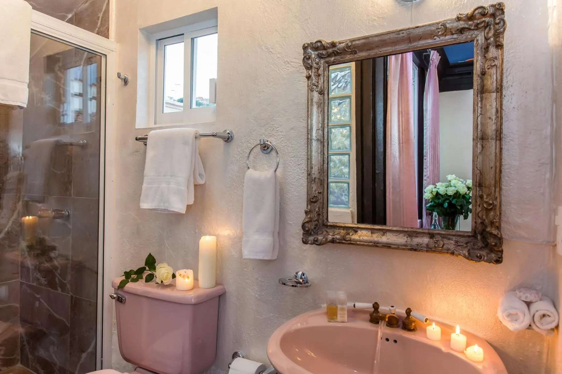Bathroom in Garlands Del Rio Riverside Boutique Hotel
