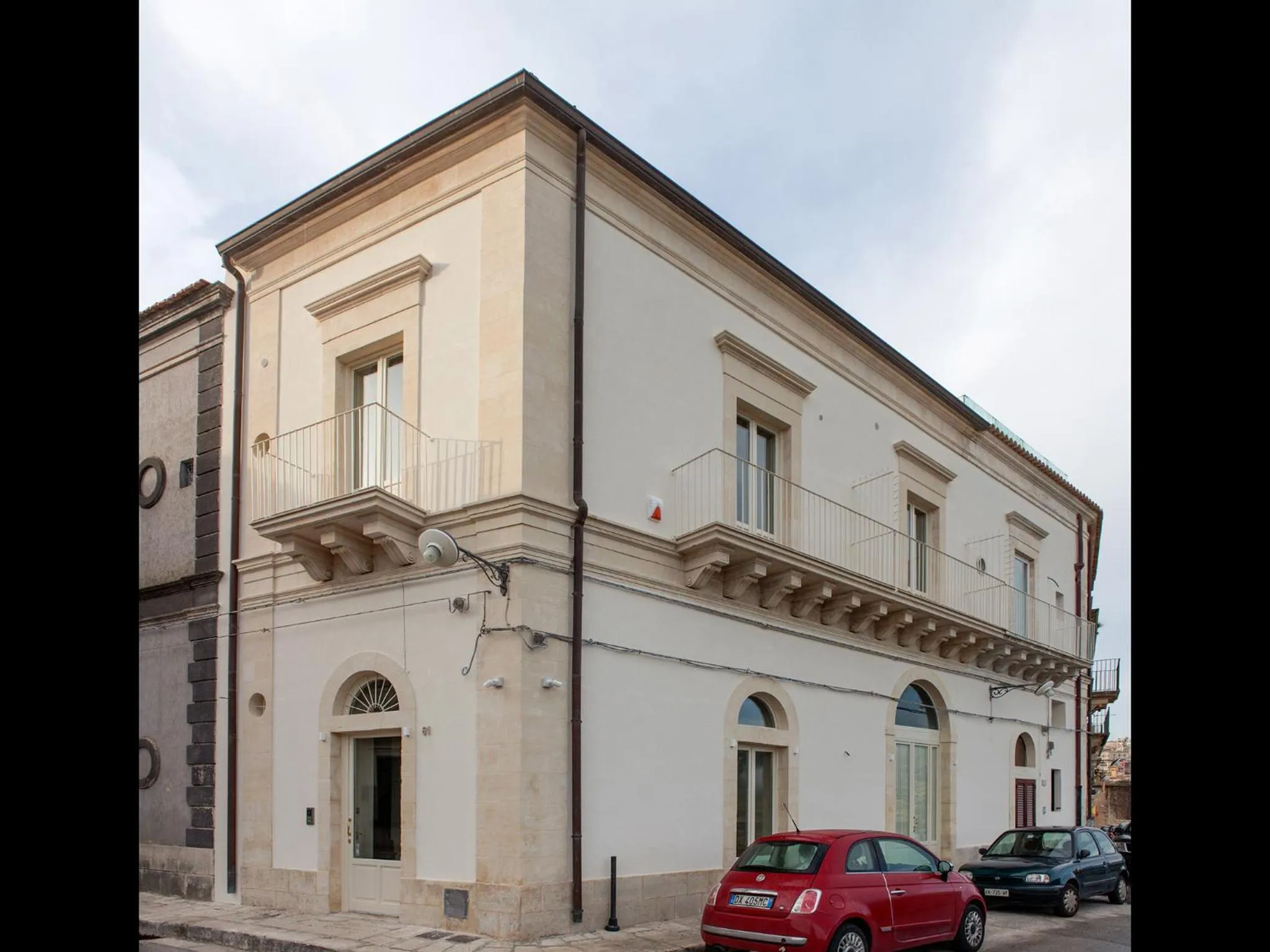 Facade/entrance in Il Duomo Relais