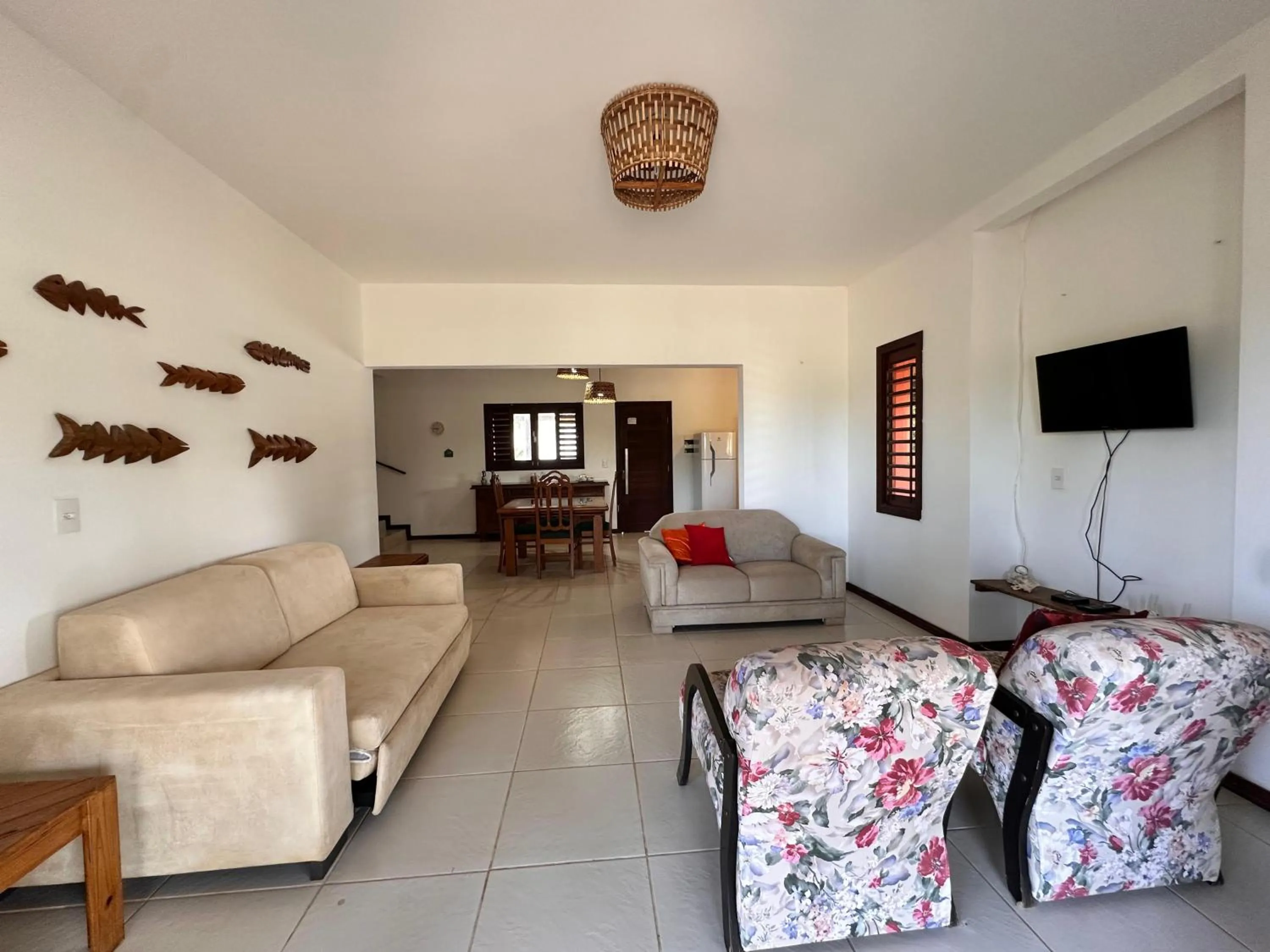 Communal lounge/ TV room in Pousada Spa dos Amores