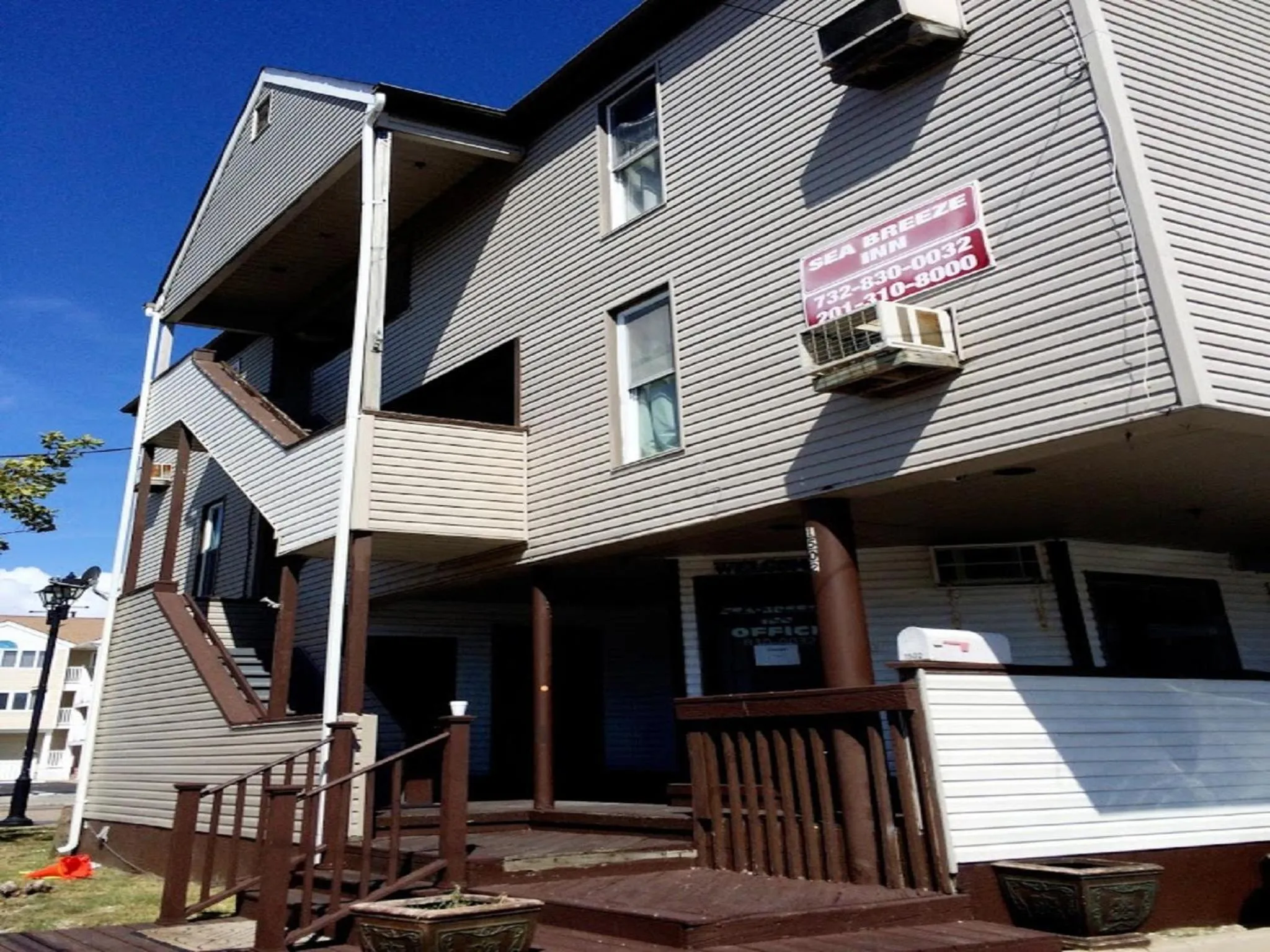 Property building in Hotel Charlee Sea Breeze Beach-Suites