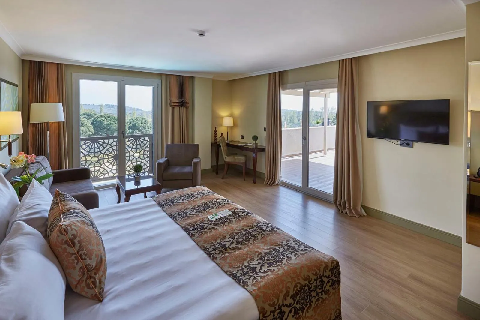 Bed in Ramada Resort Kazdağlari Thermal & Spa