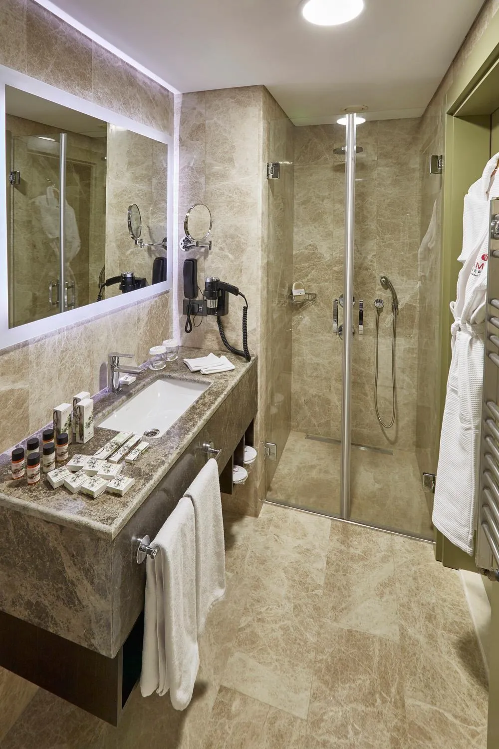 Shower in Ramada Resort Kazdağlari Thermal & Spa