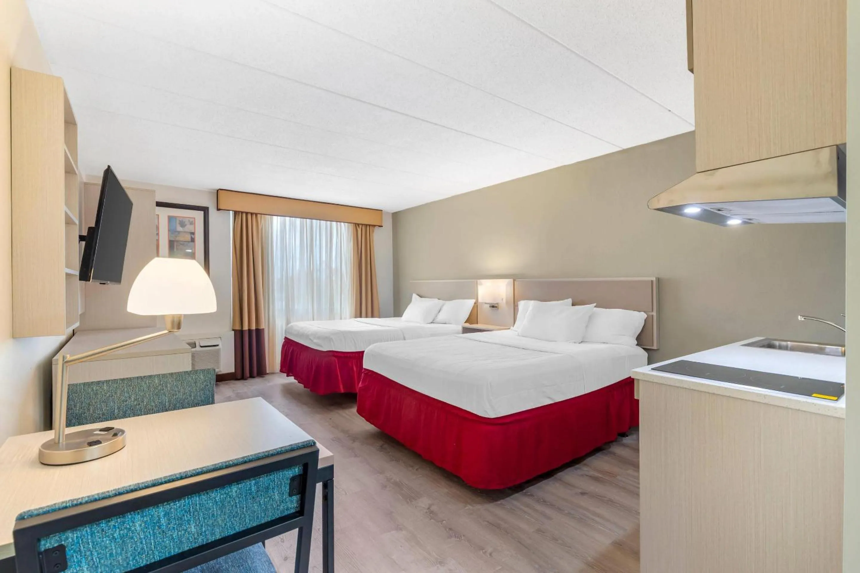 Bedroom, Bed in MainStay Suites Lansing West