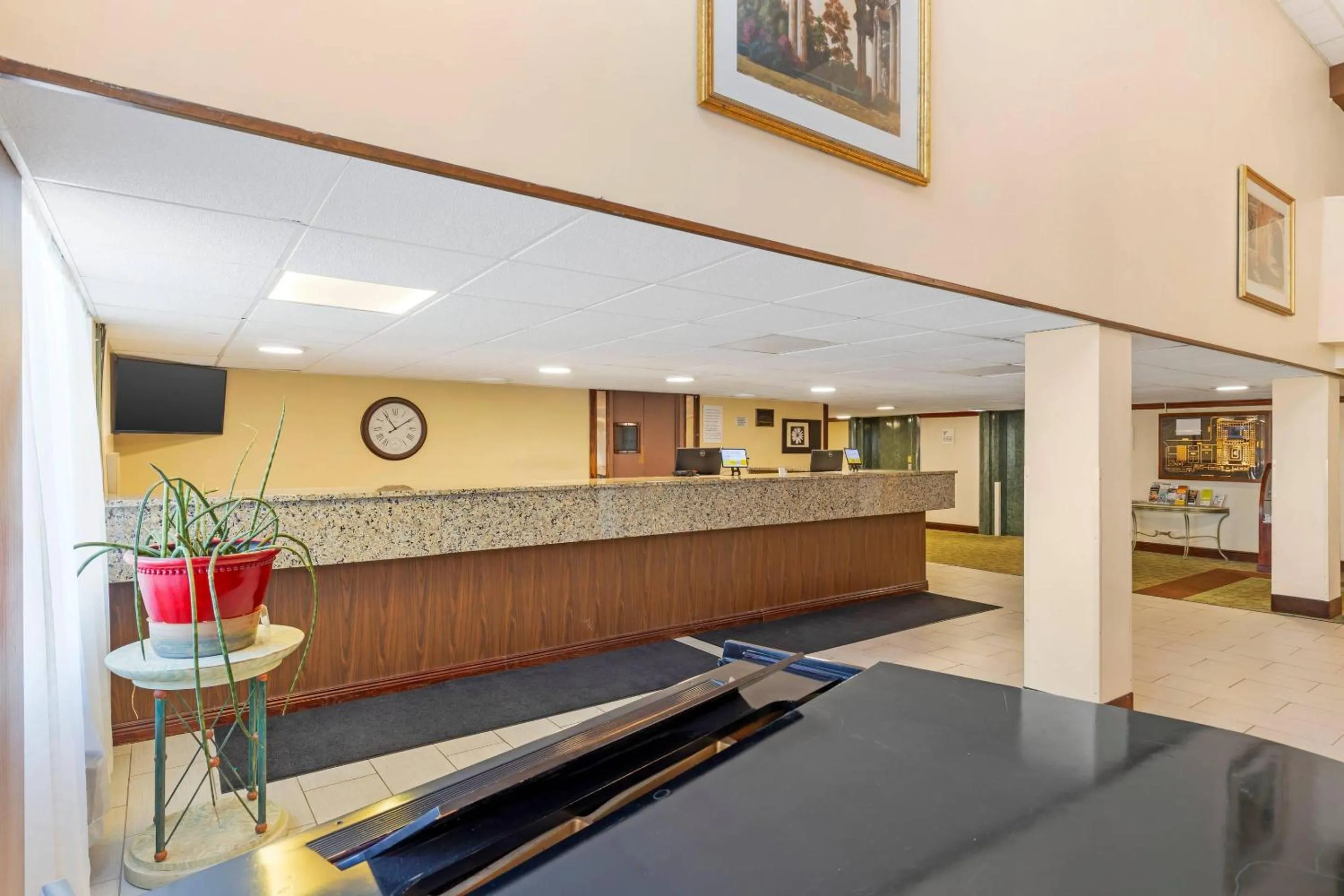 Lobby or reception in MainStay Suites Lansing West