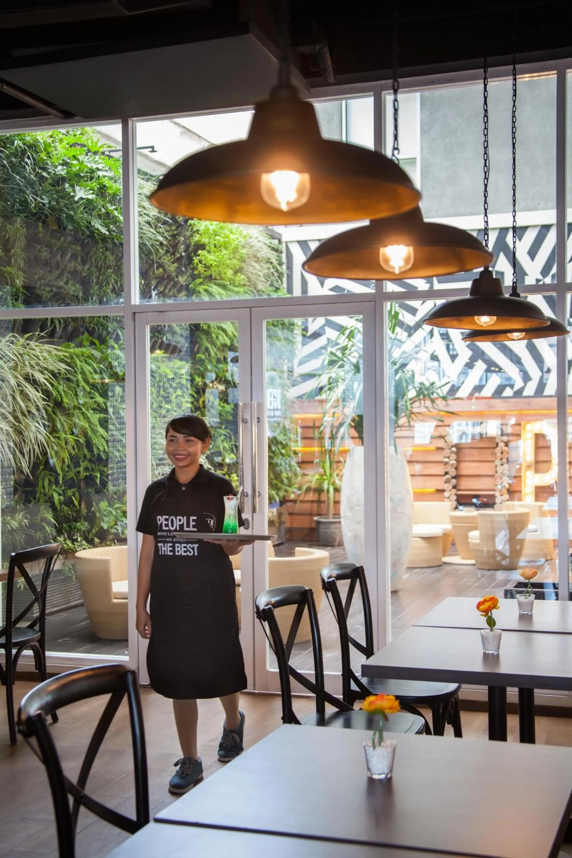 Restaurant/places to eat in MaxOneHotel Tidar Surabaya