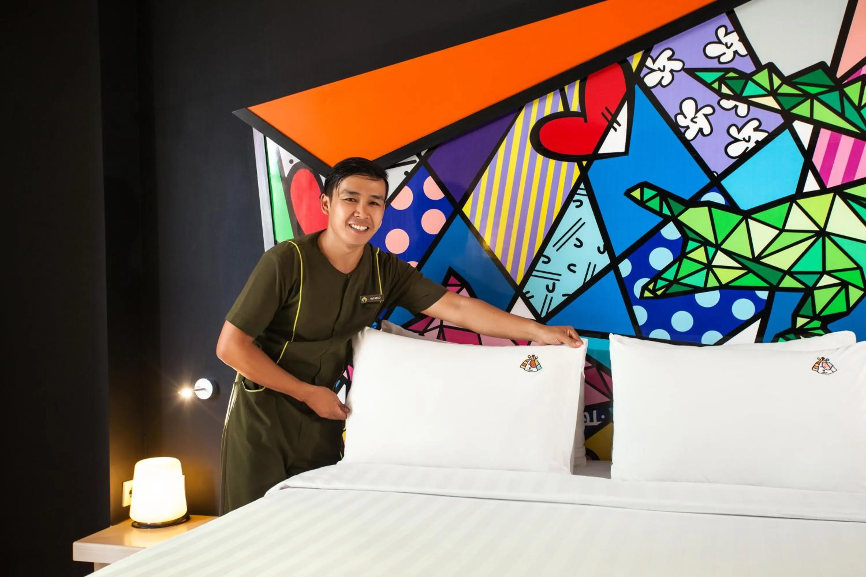 Staff, Bed in MaxOneHotel Tidar Surabaya