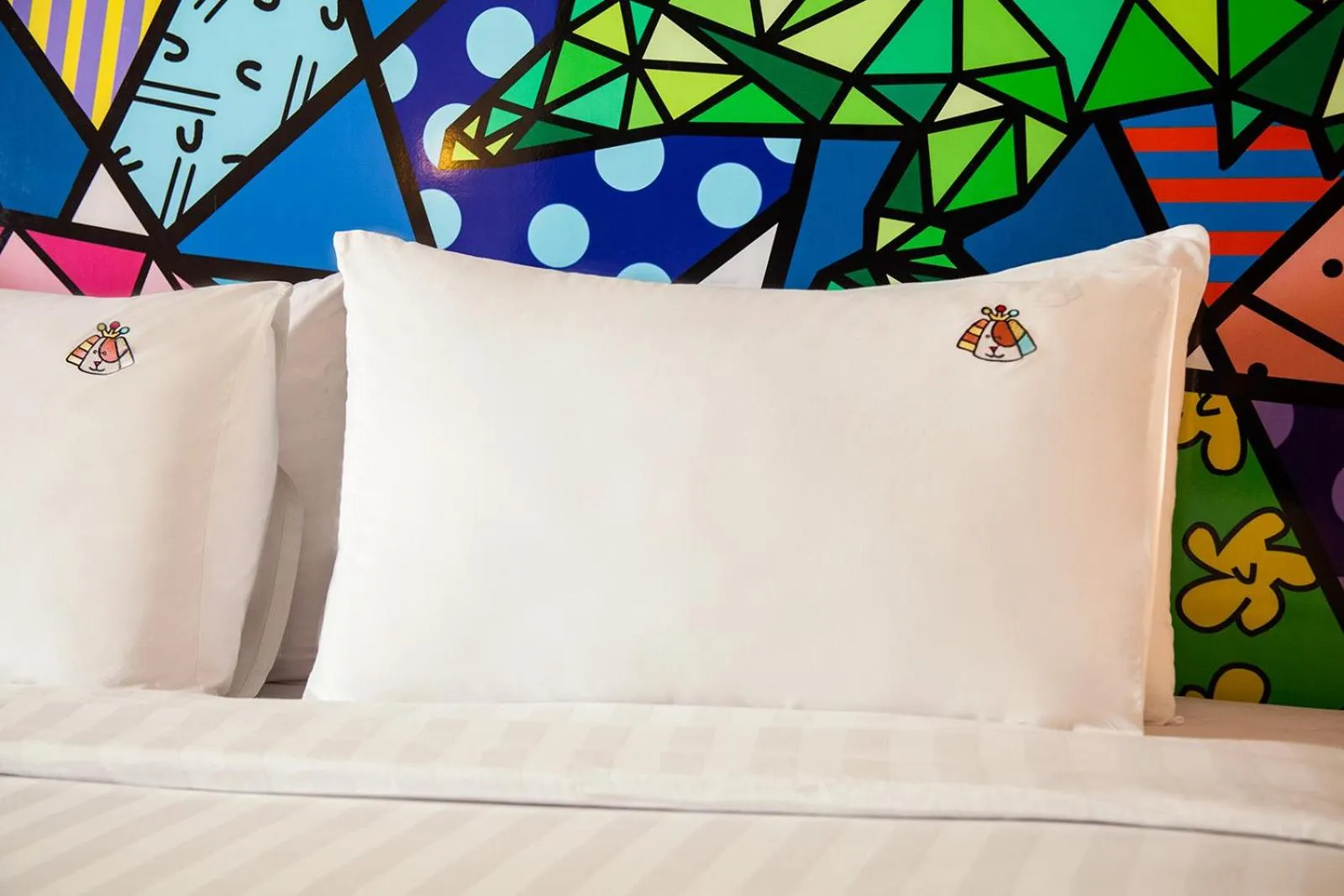 Photo of the whole room, Bed in MaxOneHotel Tidar Surabaya