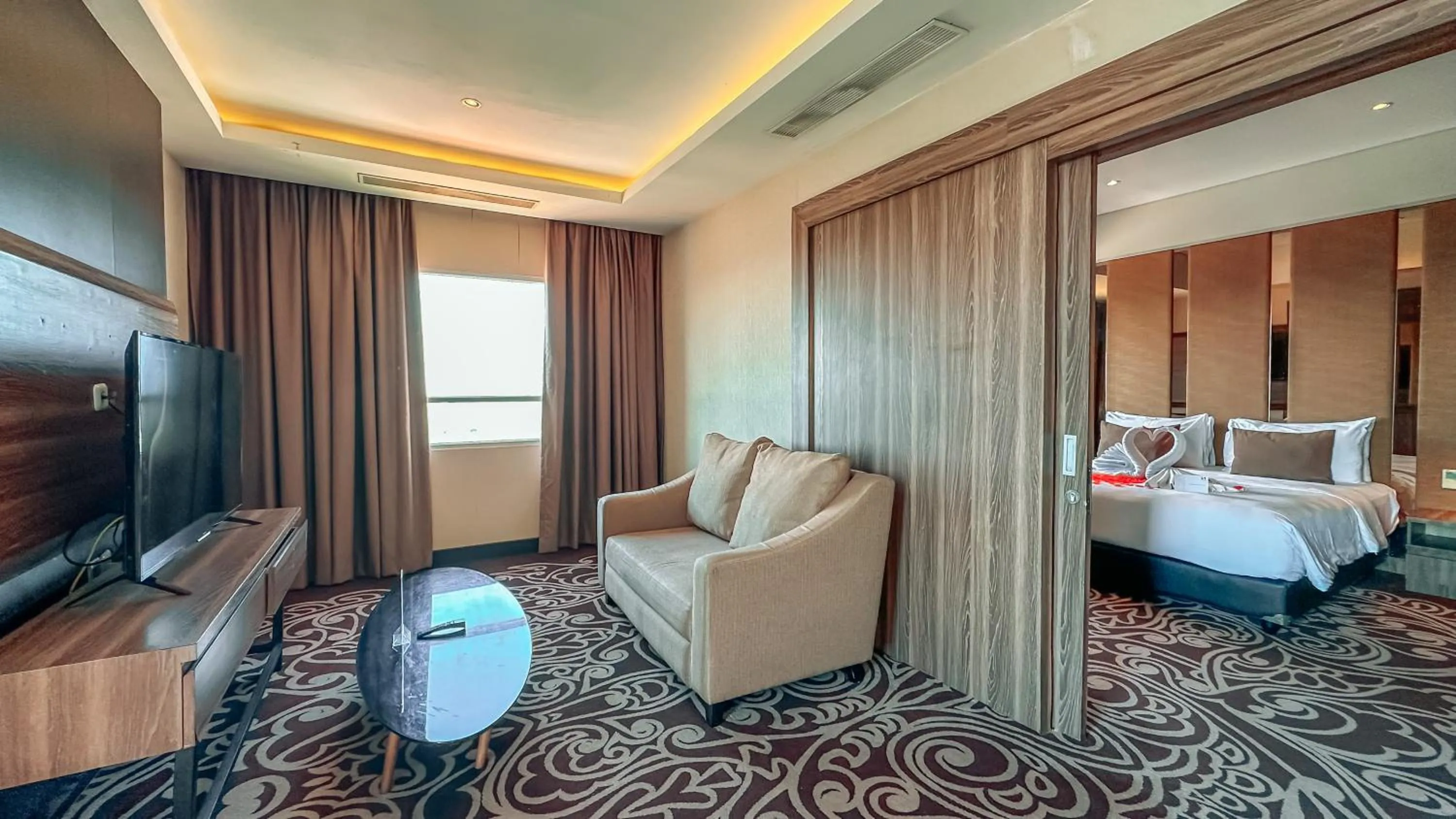 View (from property/room), Bed in Swiss-Belinn Karawang