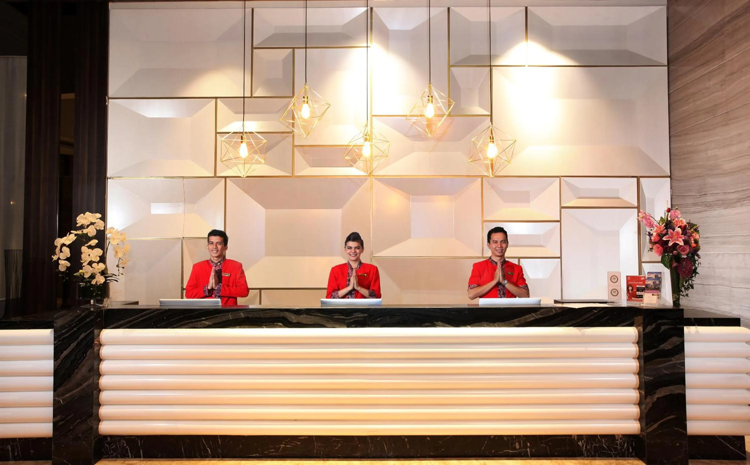 Lobby or reception in Swiss-Belinn Karawang