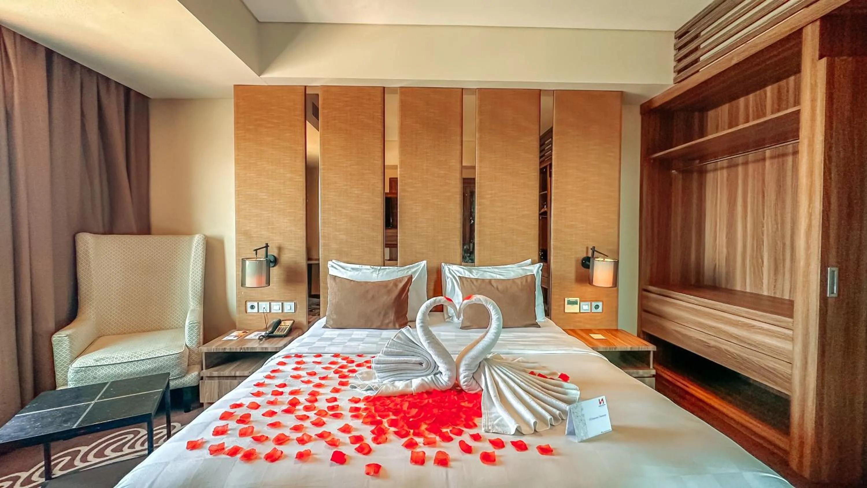 View (from property/room), Bed in Swiss-Belinn Karawang