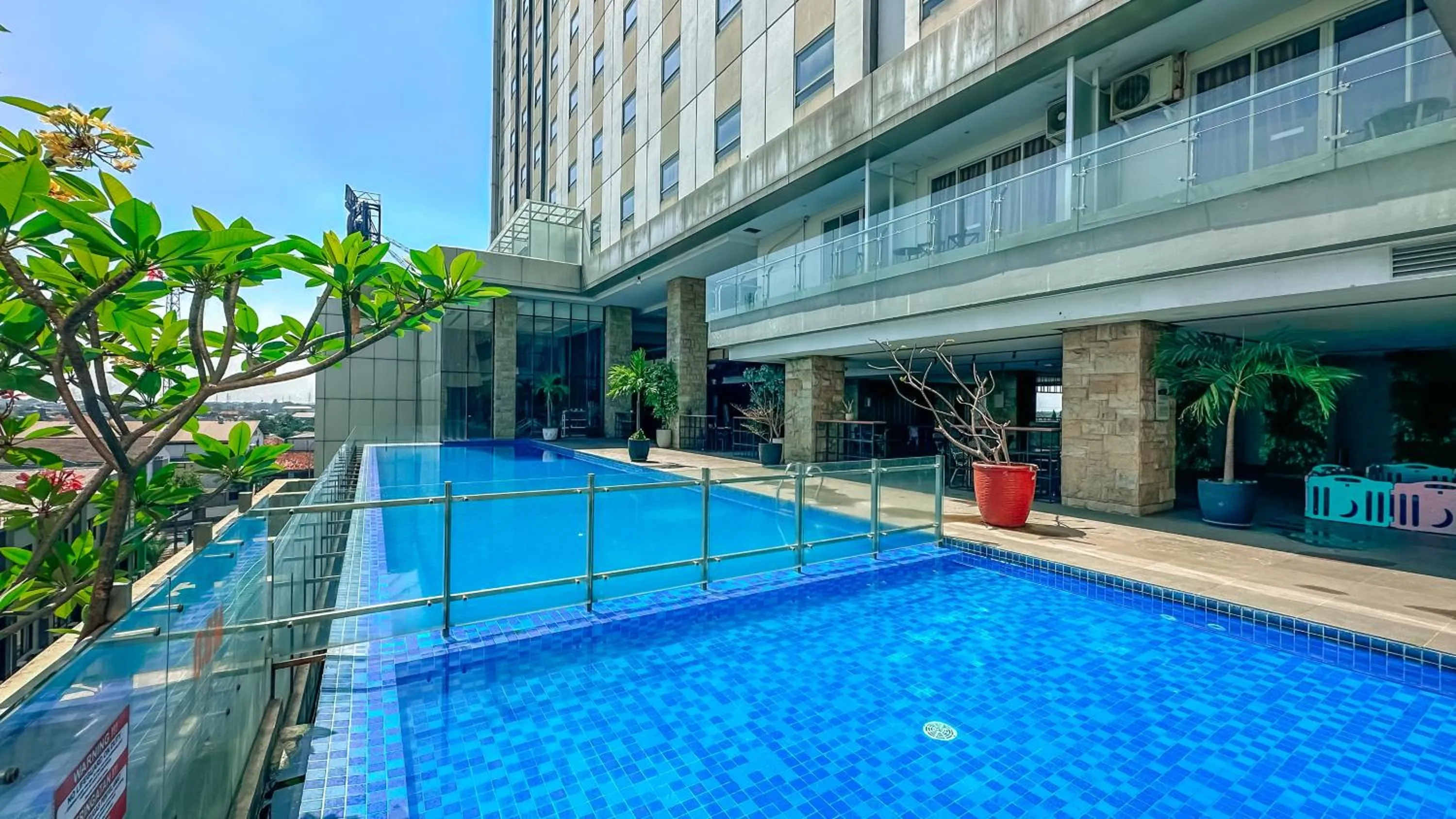 Swimming pool in Swiss-Belinn Karawang