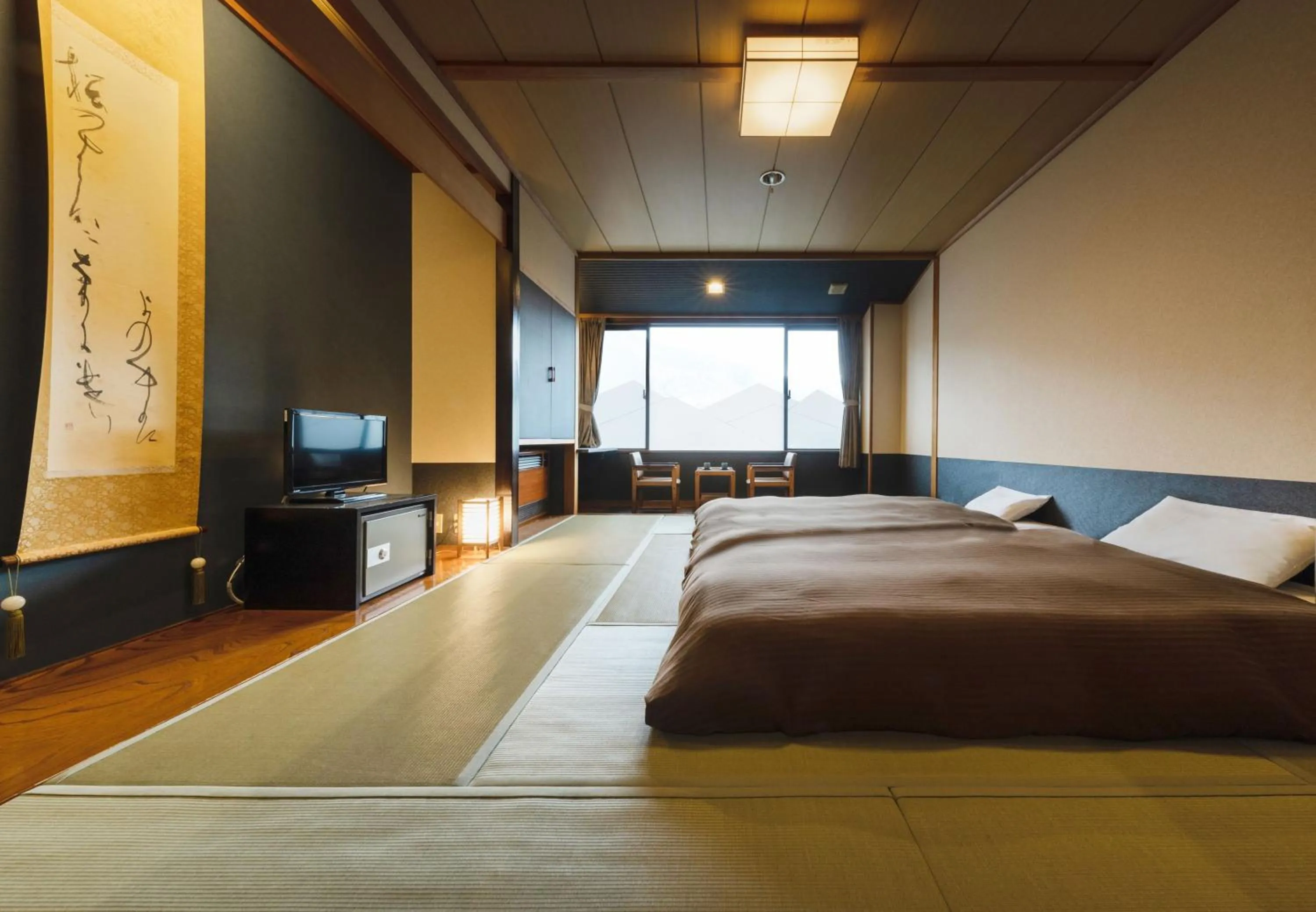 Bed in Takamiya Bettei Kuon