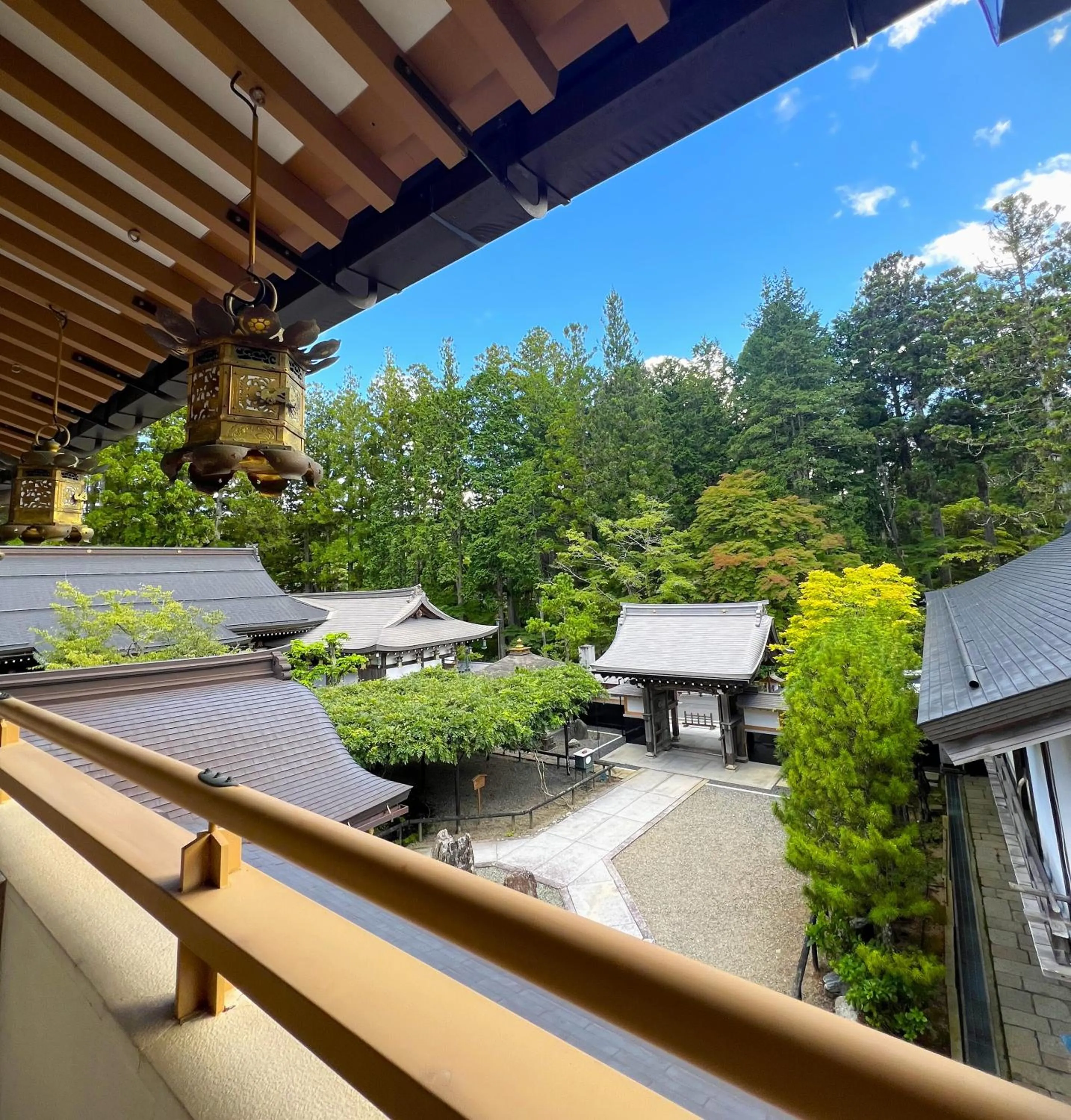 Balcony/Terrace in 高野山 宿坊 総持院 -Koyasan Shukubo Sojiin-