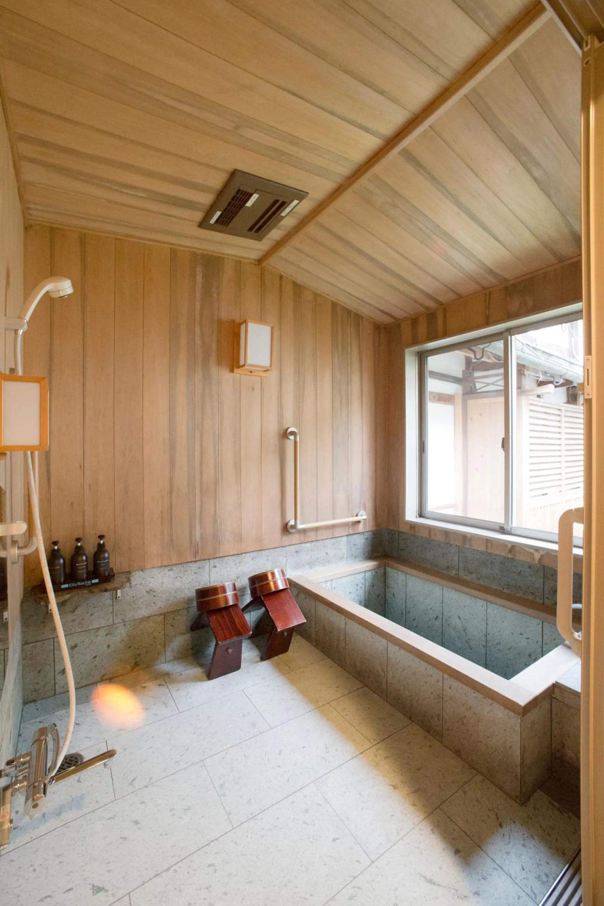 Bathroom in 高野山 宿坊 総持院 -Koyasan Shukubo Sojiin-
