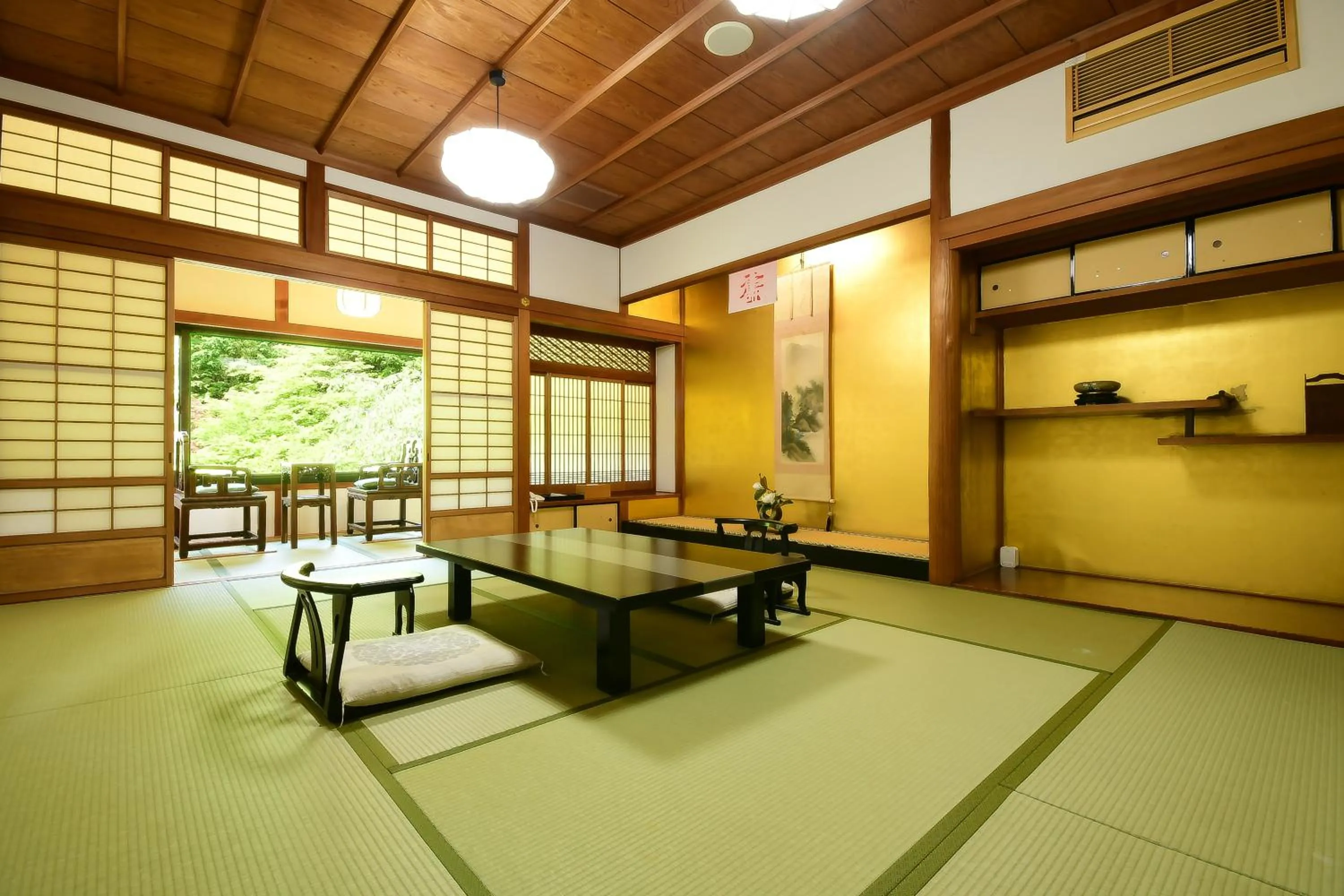 Photo of the whole room in 高野山 宿坊 総持院 -Koyasan Shukubo Sojiin-