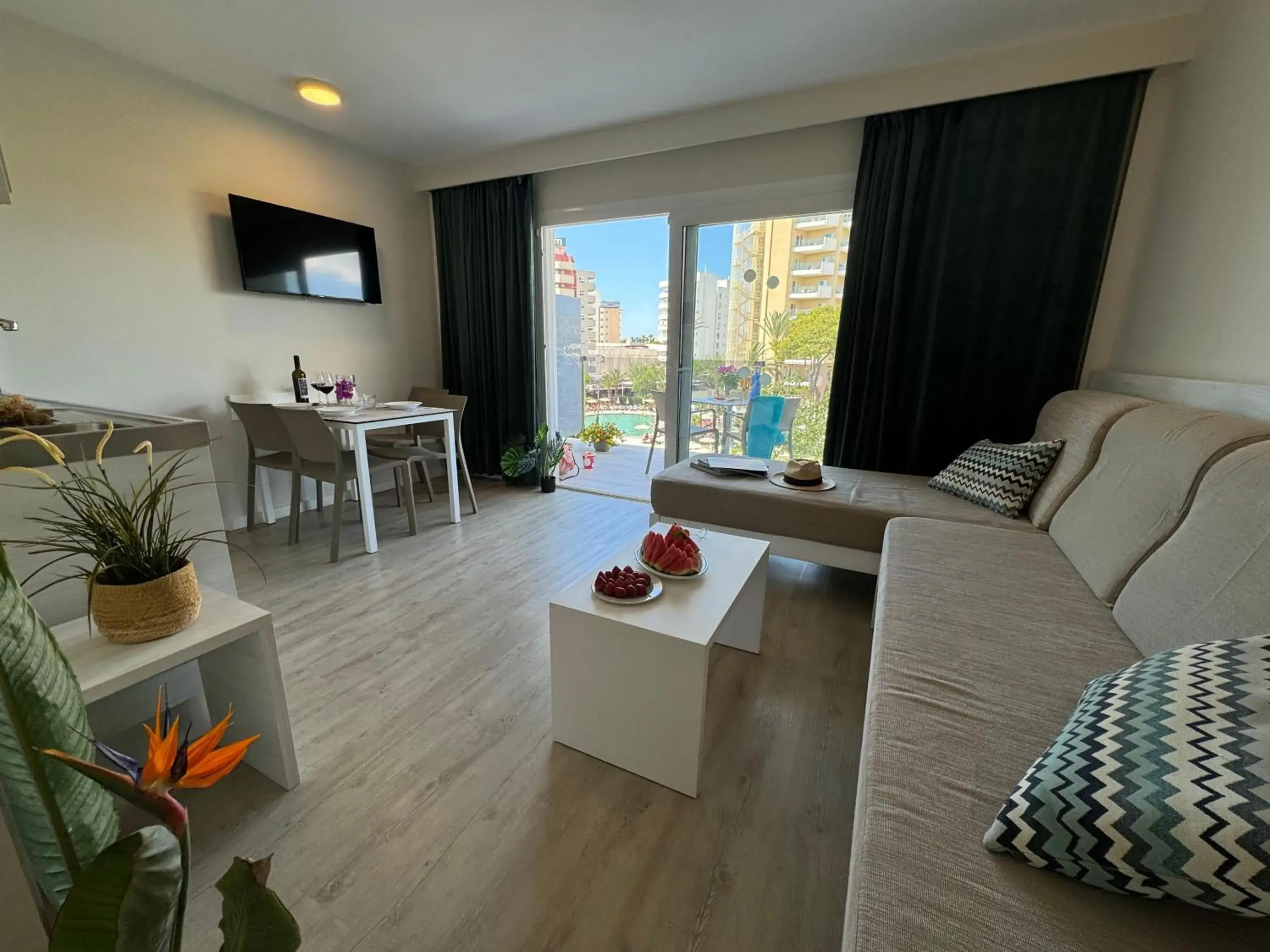 Superior One-Bedroom Apartment with Balcony in INN Mallorca Aparthotel Superior One-Bedroom Apartment with Balcony in INN Mallorca Aparthotel