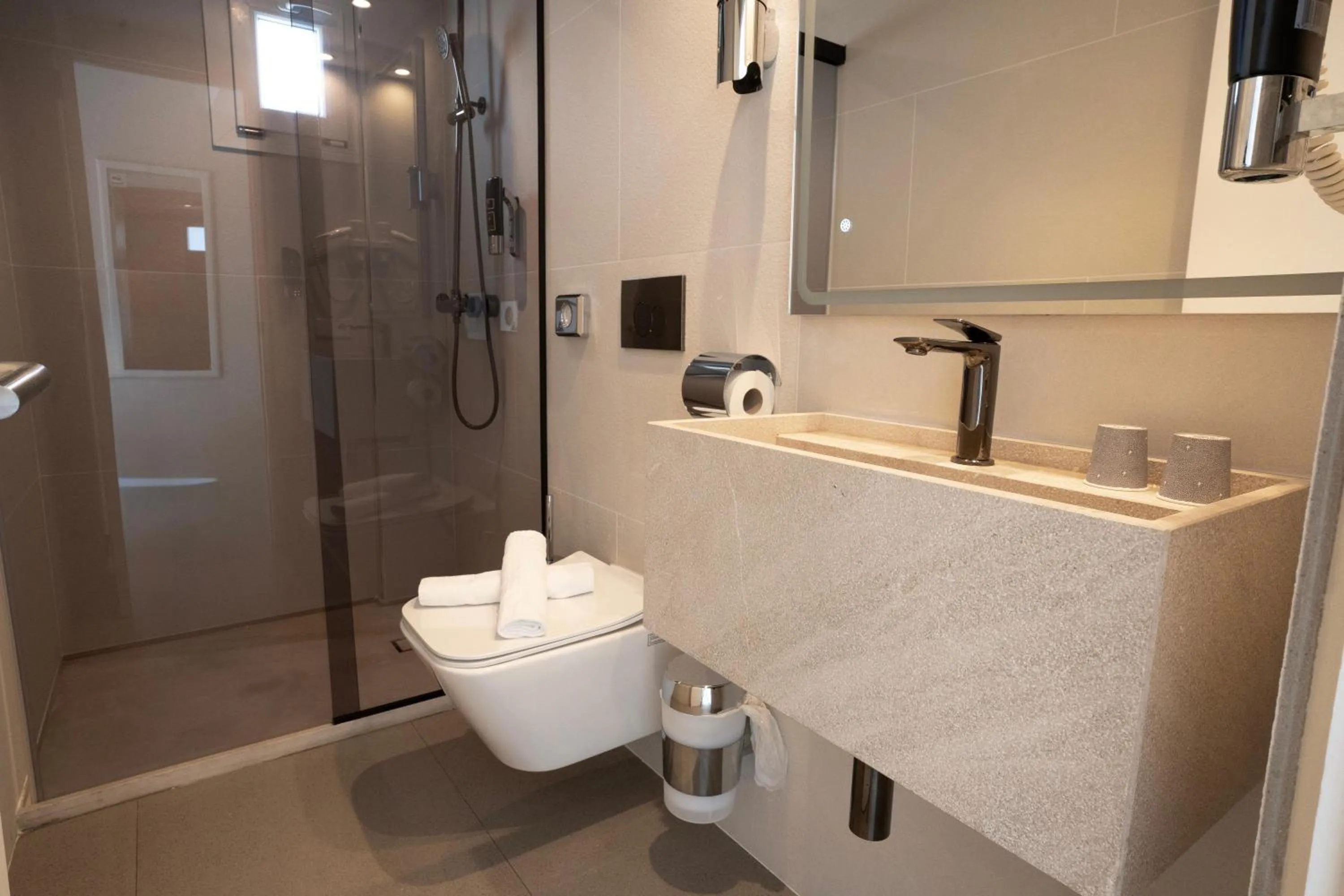 Bathroom in INN Mallorca Aparthotel