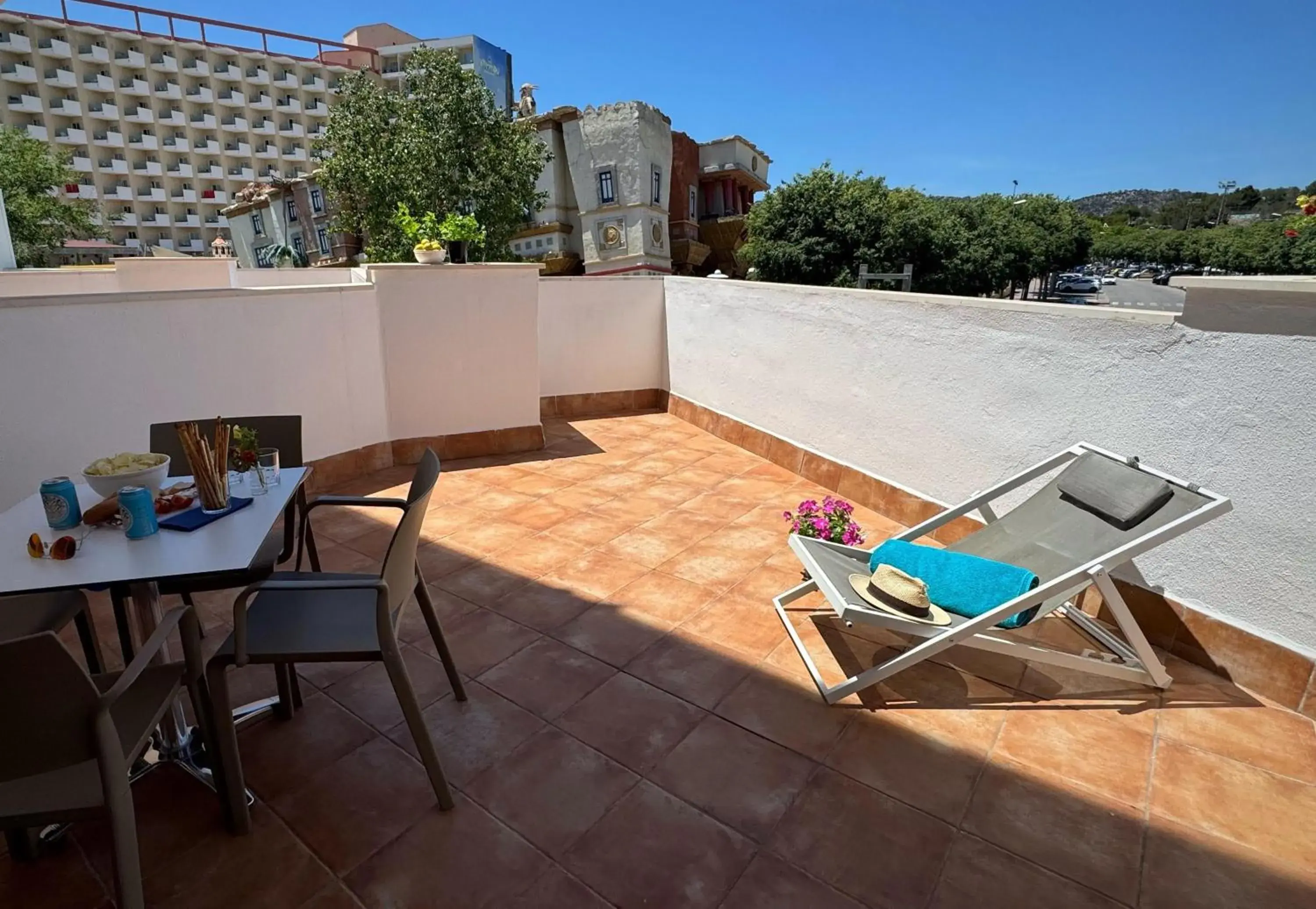 Deluxe One-Bedroom Apartment with Solarium in INN Mallorca Aparthotel Deluxe One-Bedroom Apartment with Solarium in INN Mallorca Aparthotel