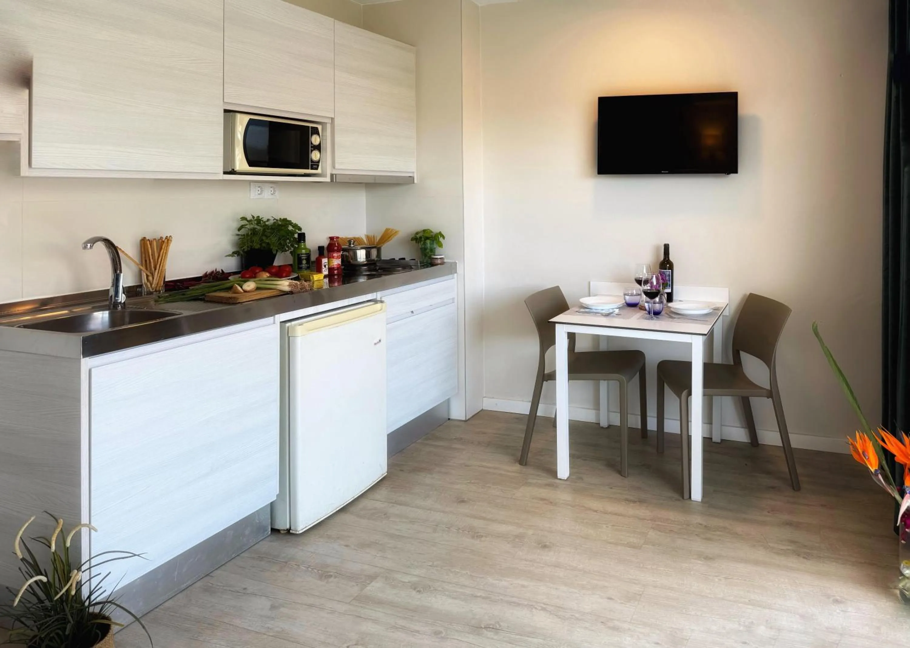 Photo of the whole room in INN Mallorca Aparthotel