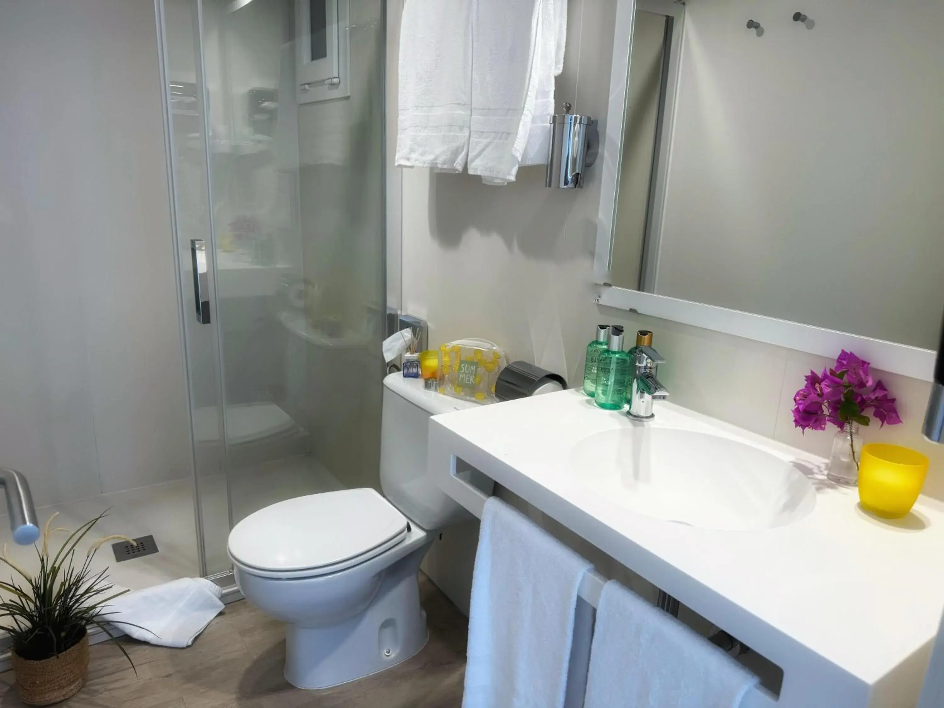 Deluxe One-Bedroom Apartment with Solarium in INN Mallorca Aparthotel Deluxe One-Bedroom Apartment with Solarium in INN Mallorca Aparthotel