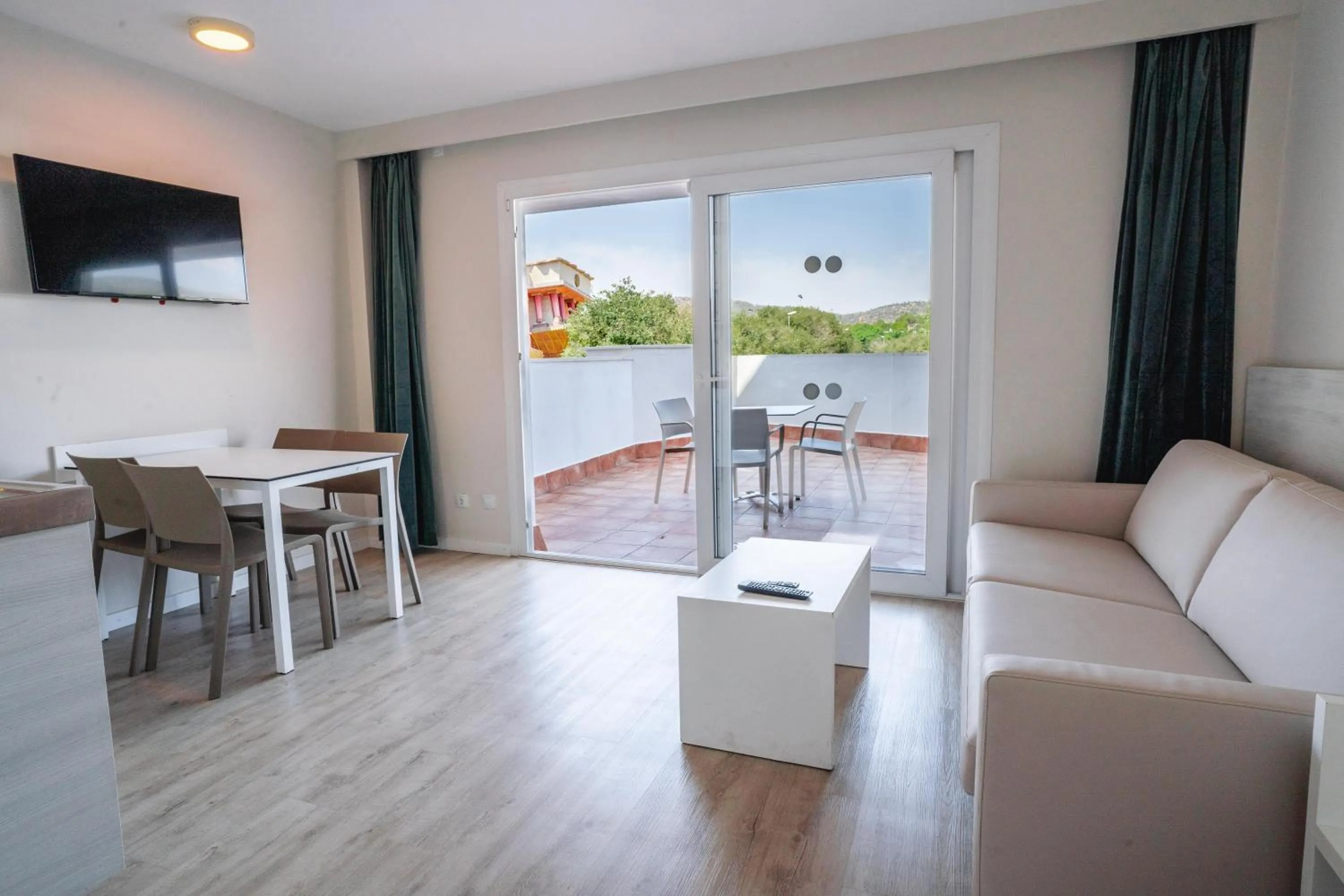 Photo of the whole room in INN Mallorca Aparthotel