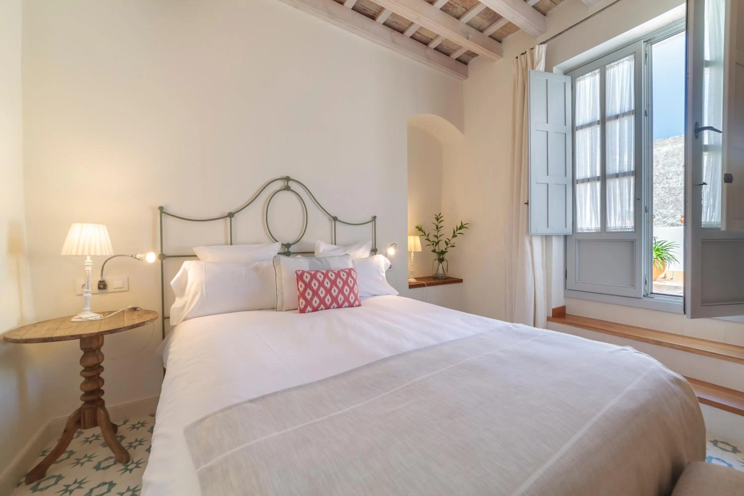 Decorative detail, Bed in Casa Shelly Hospedería