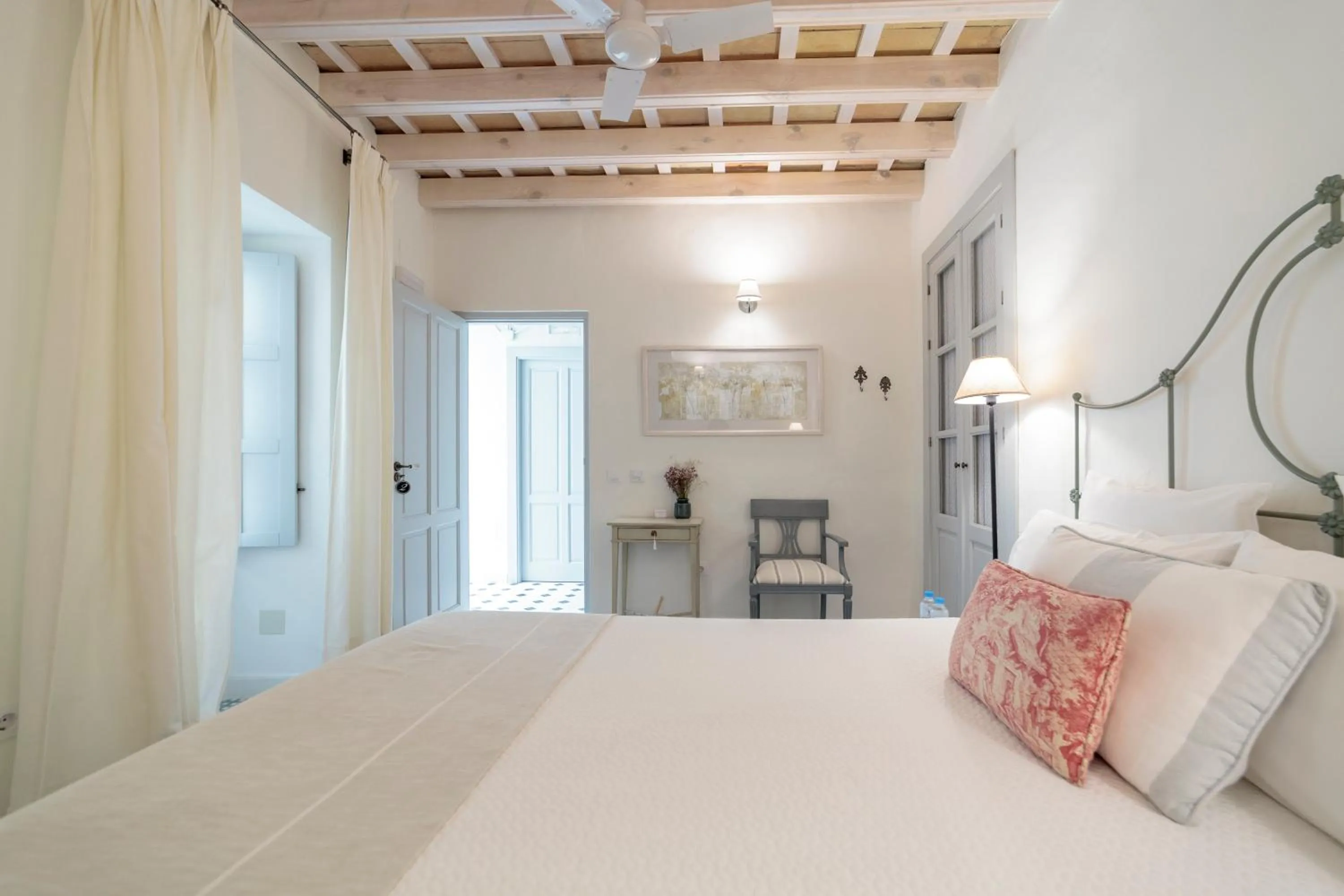 Decorative detail, Bed in Casa Shelly Hospedería