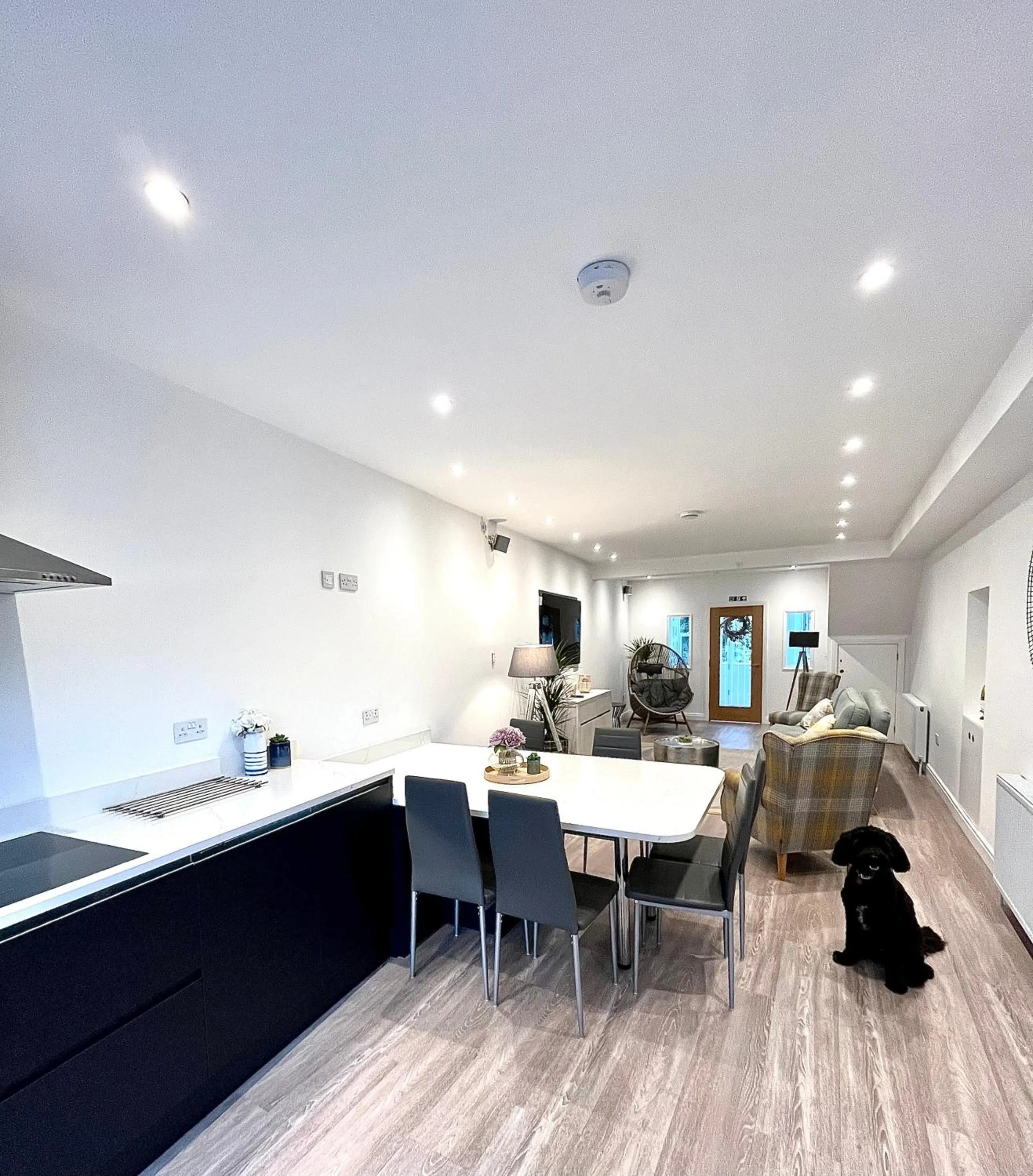 TV and multimedia in Mode Apartments St Annes