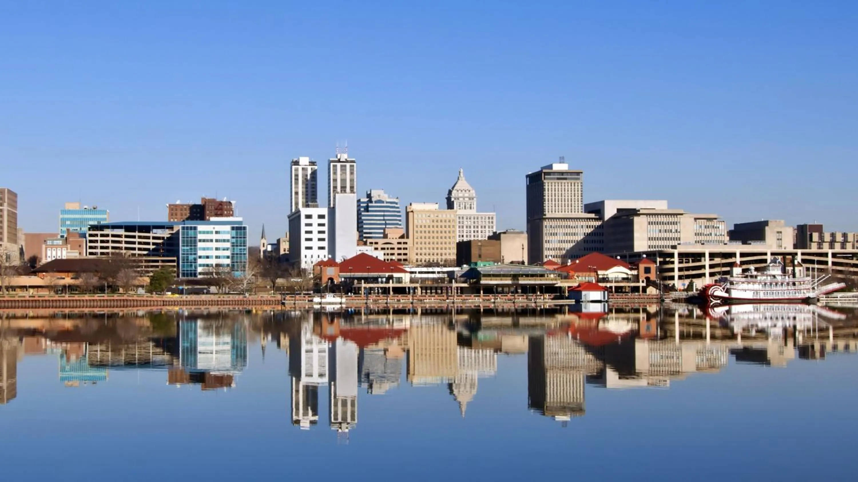 Area and facilities in Holiday Inn & Suites Peoria at Grand Prairie by IHG