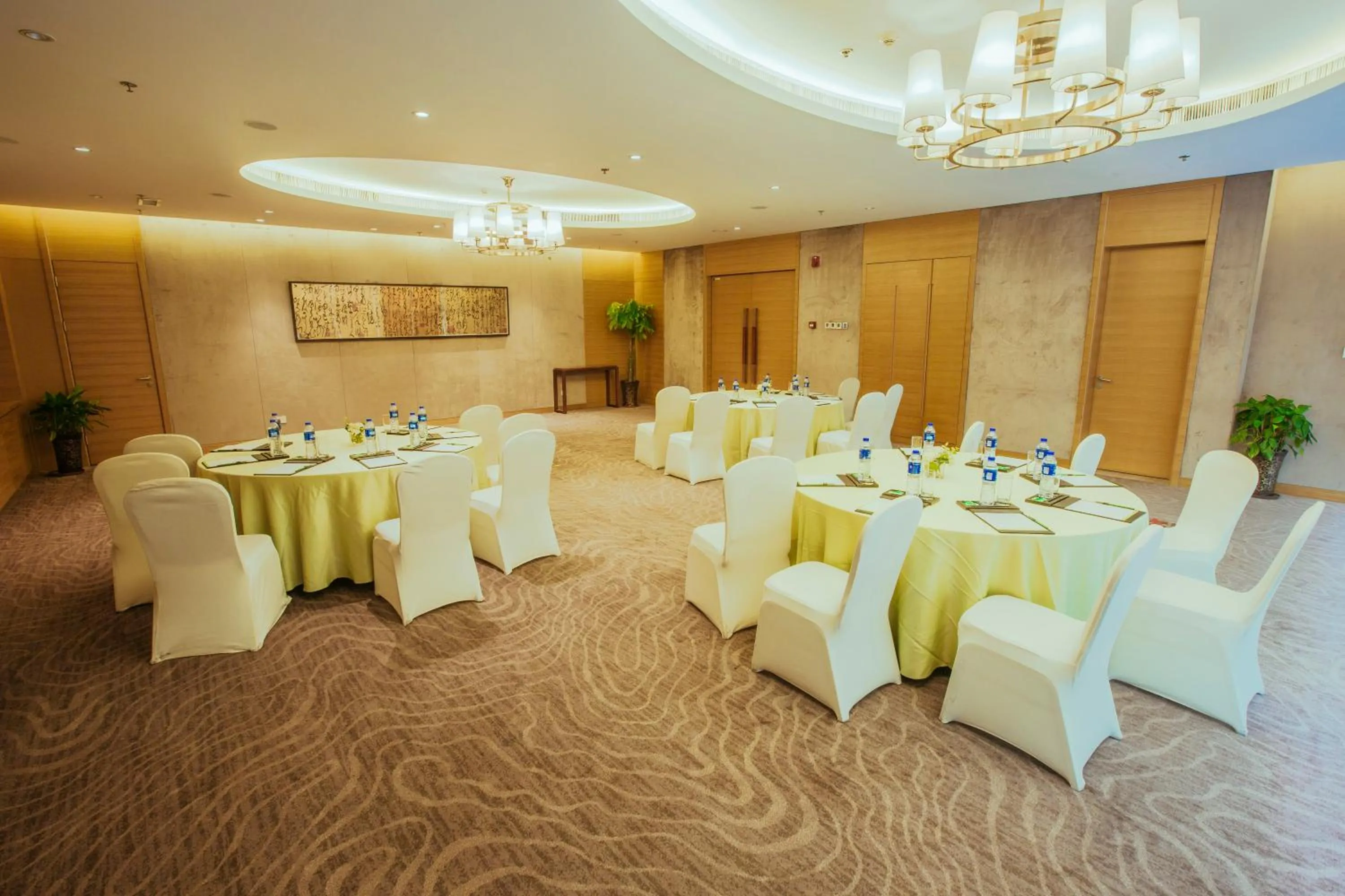 Meeting/conference room, Banquet Facilities in Holiday Inn Xi'an Big Goose Pagoda, an IHG Hotel