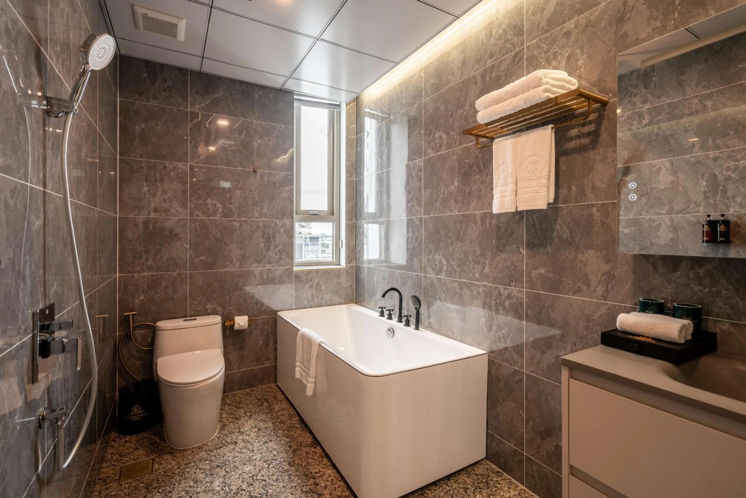 Le Saigon Grand Hotel