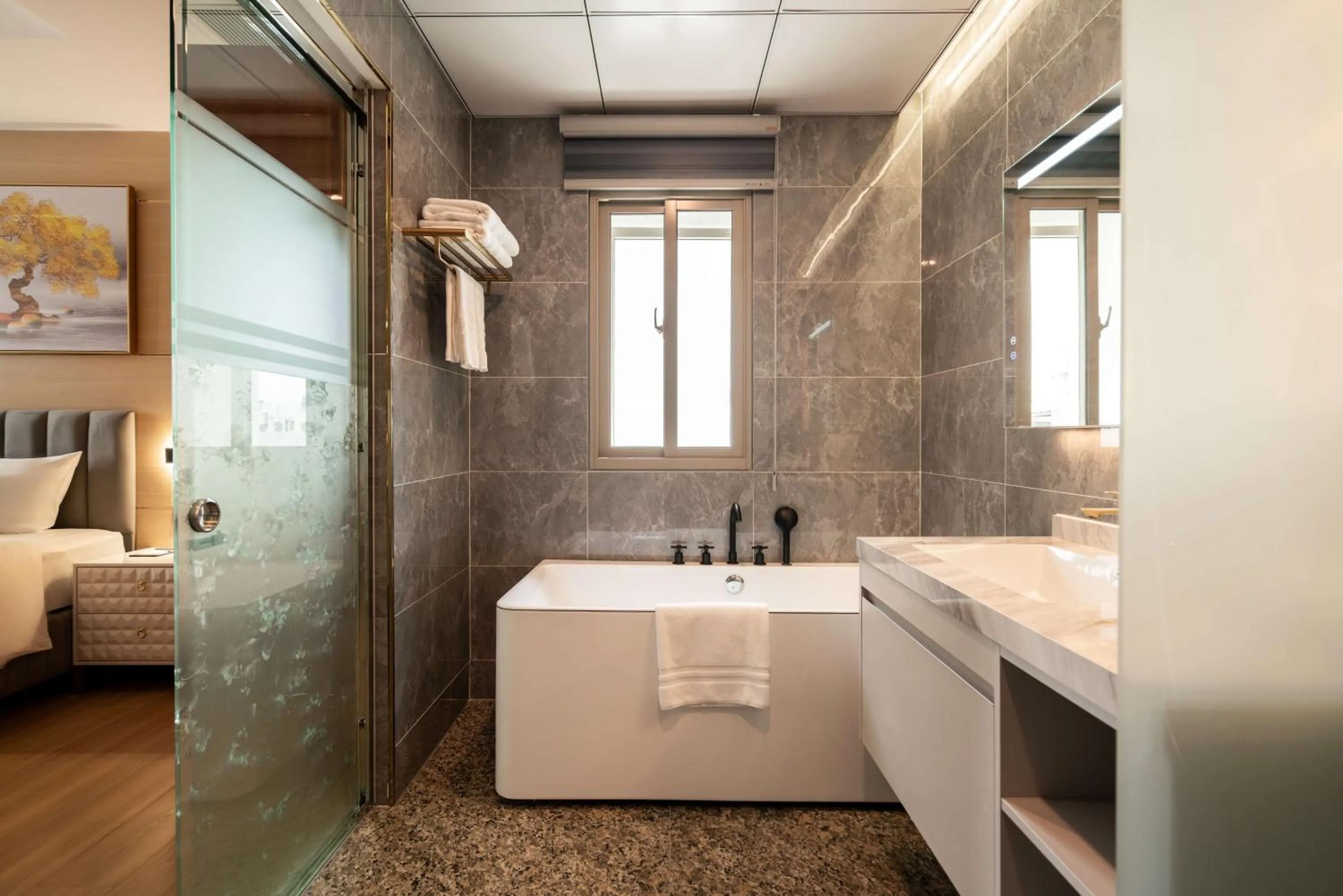 Le Saigon Grand Hotel