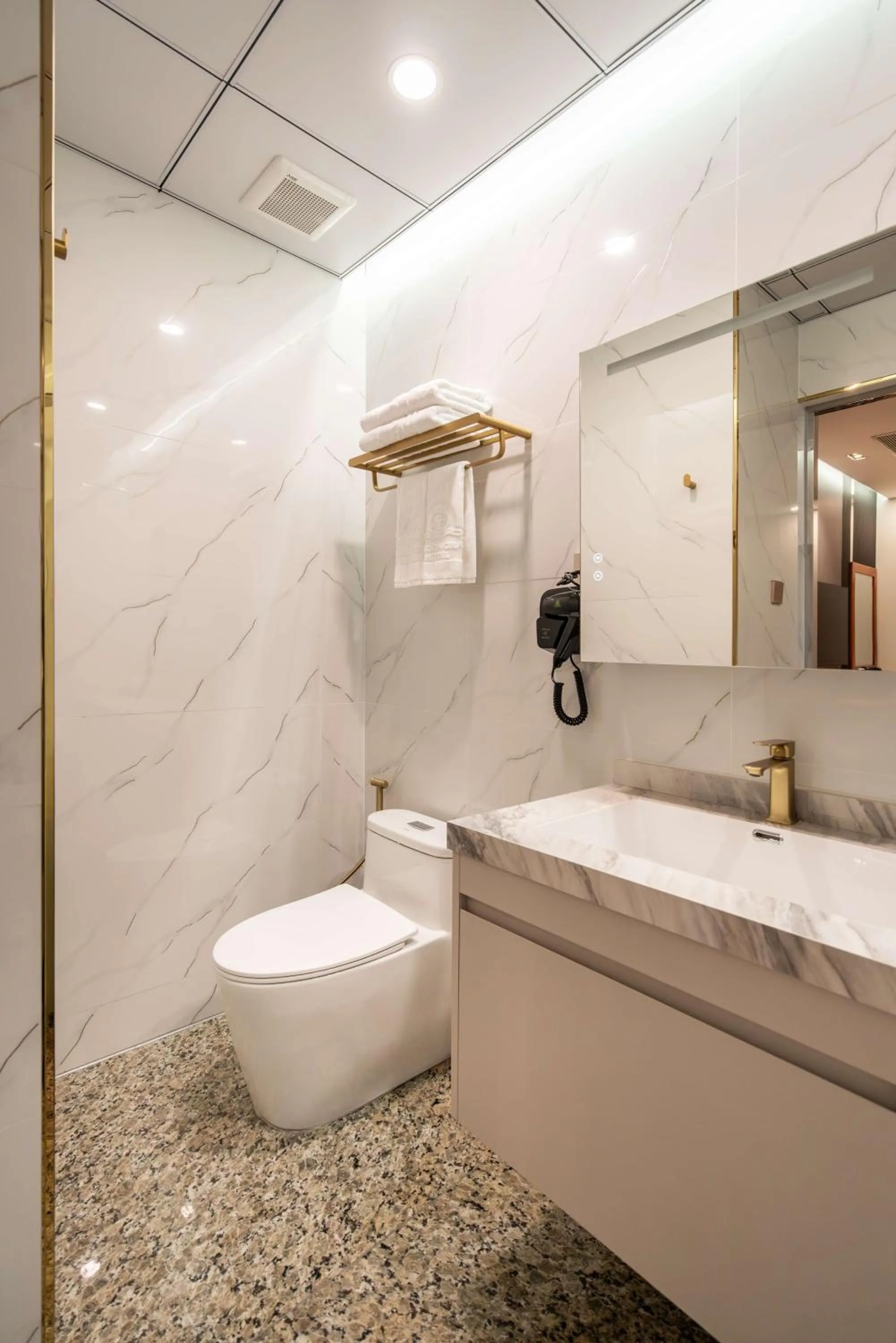 Le Saigon Grand Hotel