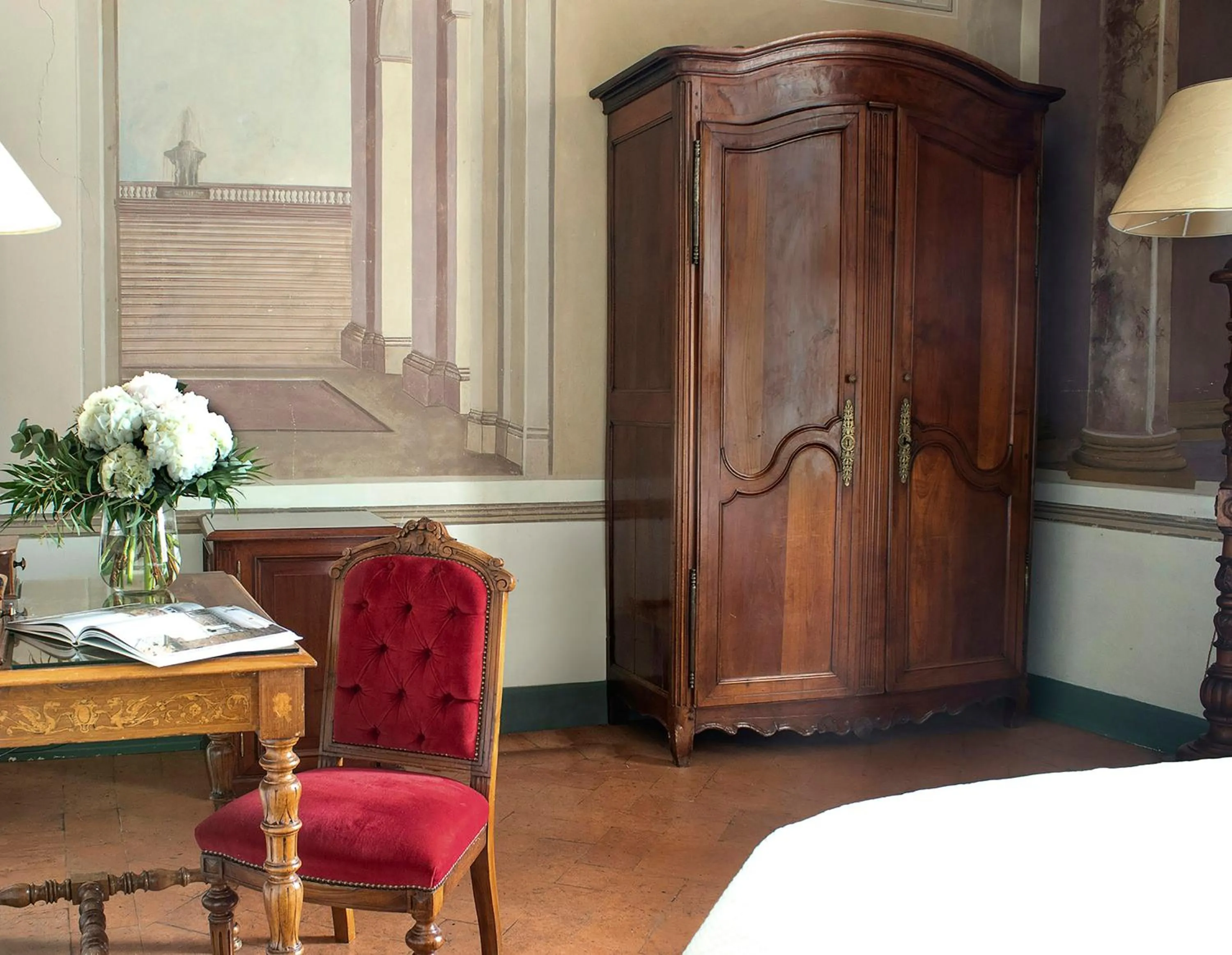 Photo of the whole room, Bed in Grand Hotel Continental Siena - Starhotels Collezione
