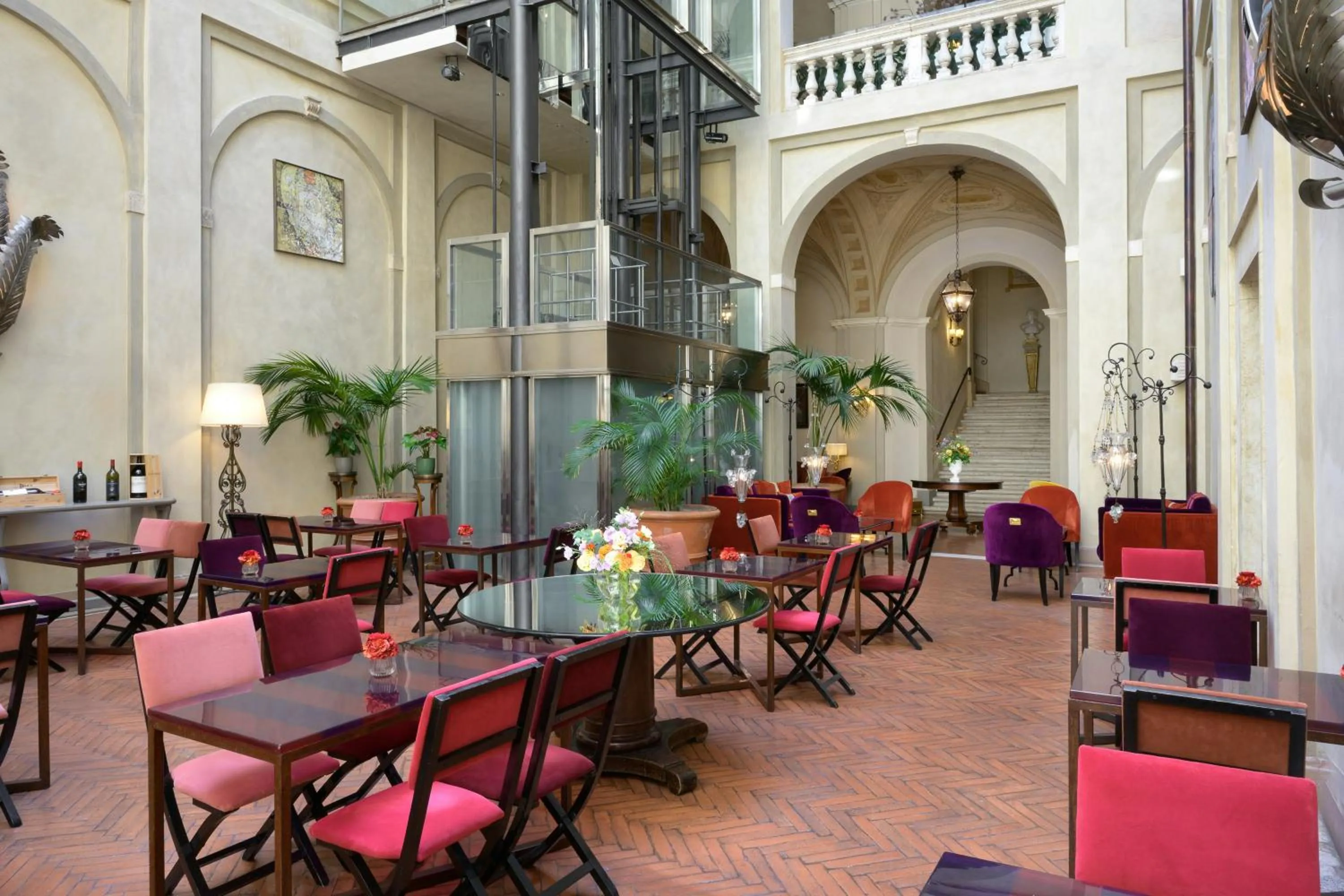 Lounge or bar in Grand Hotel Continental Siena - Starhotels Collezione