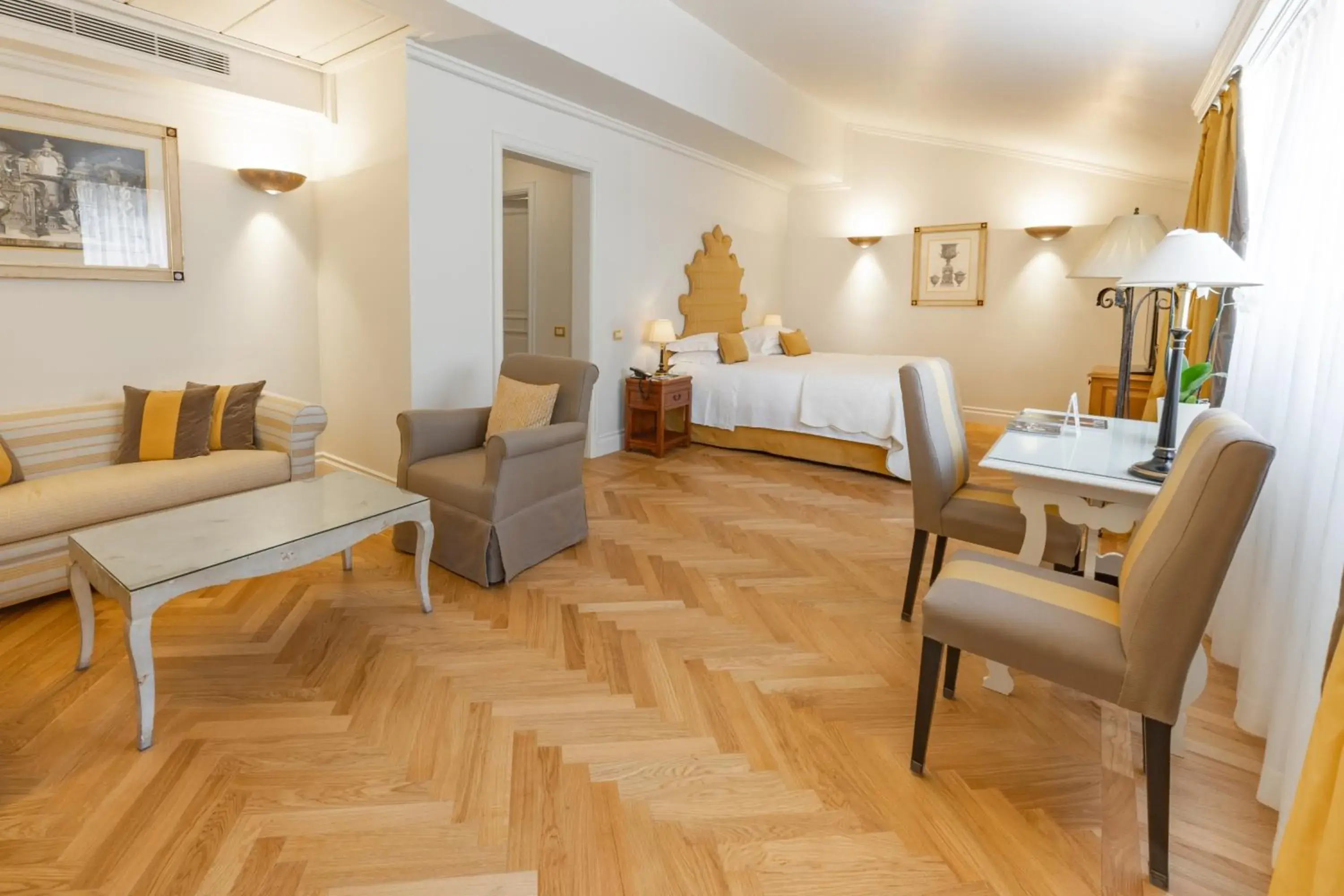 Family Room in Grand Hotel Continental Siena - Starhotels Collezione Family Room in Grand Hotel Continental Siena - Starhotels Collezione