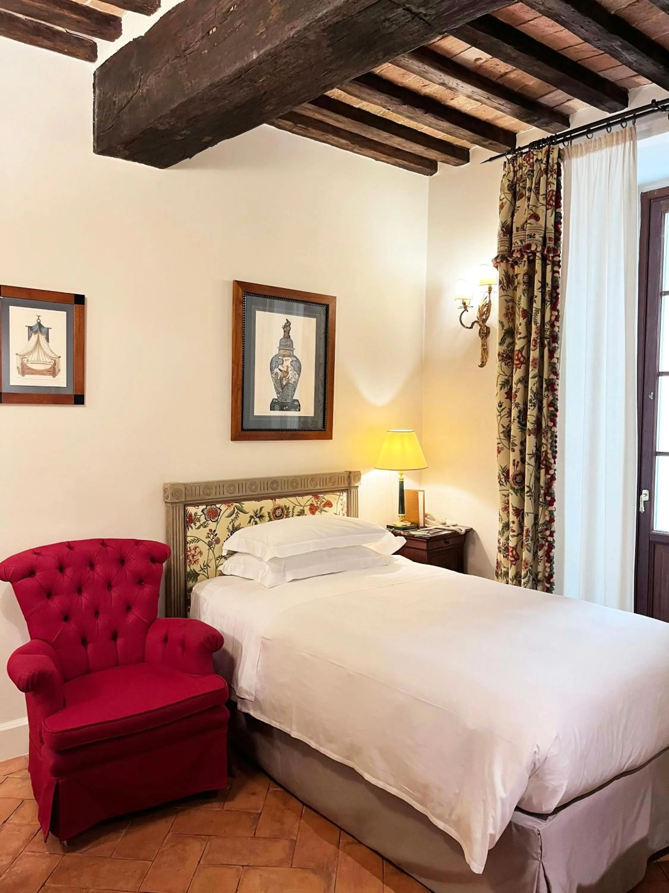 Bedroom, Bed in Grand Hotel Continental Siena - Starhotels Collezione