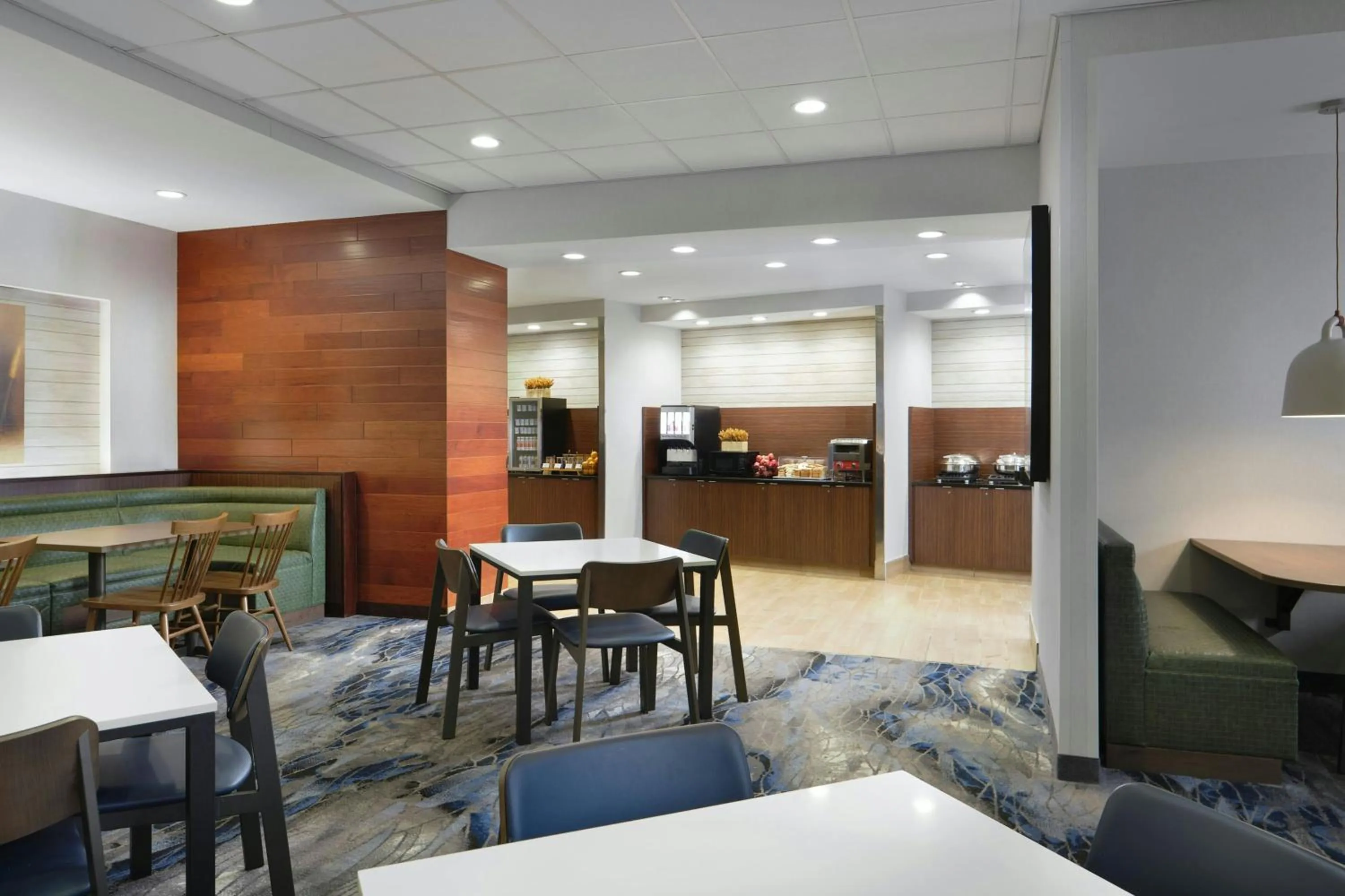 Restaurant/places to eat in Fairfield by Marriott Niagara Falls
